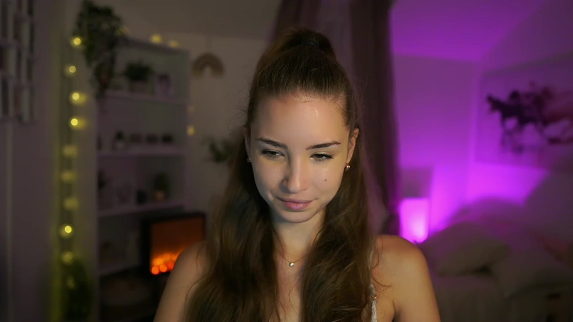 Gallery image thumbnail from Shy_jane's myfreecams stream on, 09/12/2023, 10:50 image 17 of 20