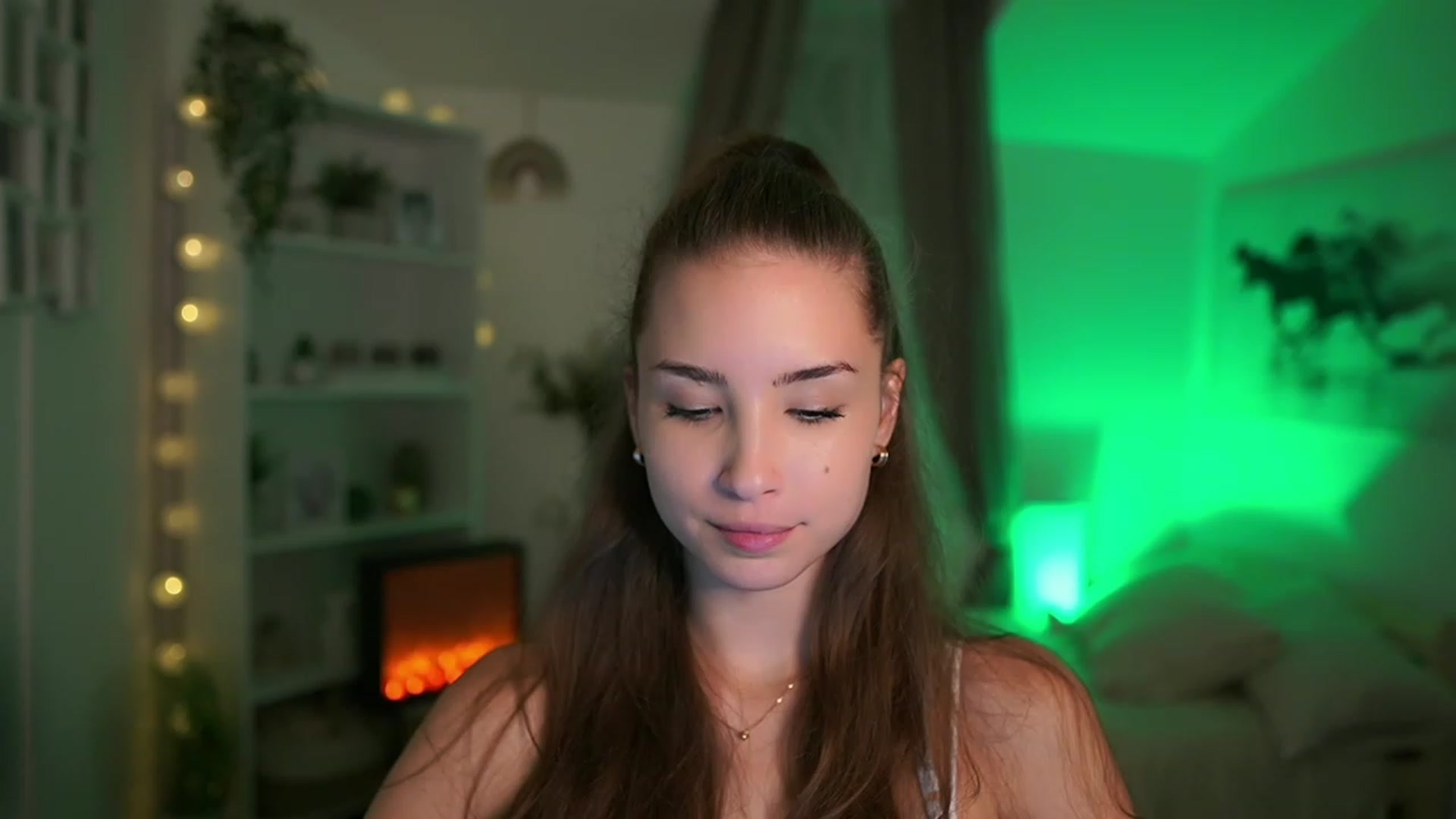 Gallery image thumbnail from Shy_jane's myfreecams stream on, 09/12/2023, 12:48 image 6 of 20