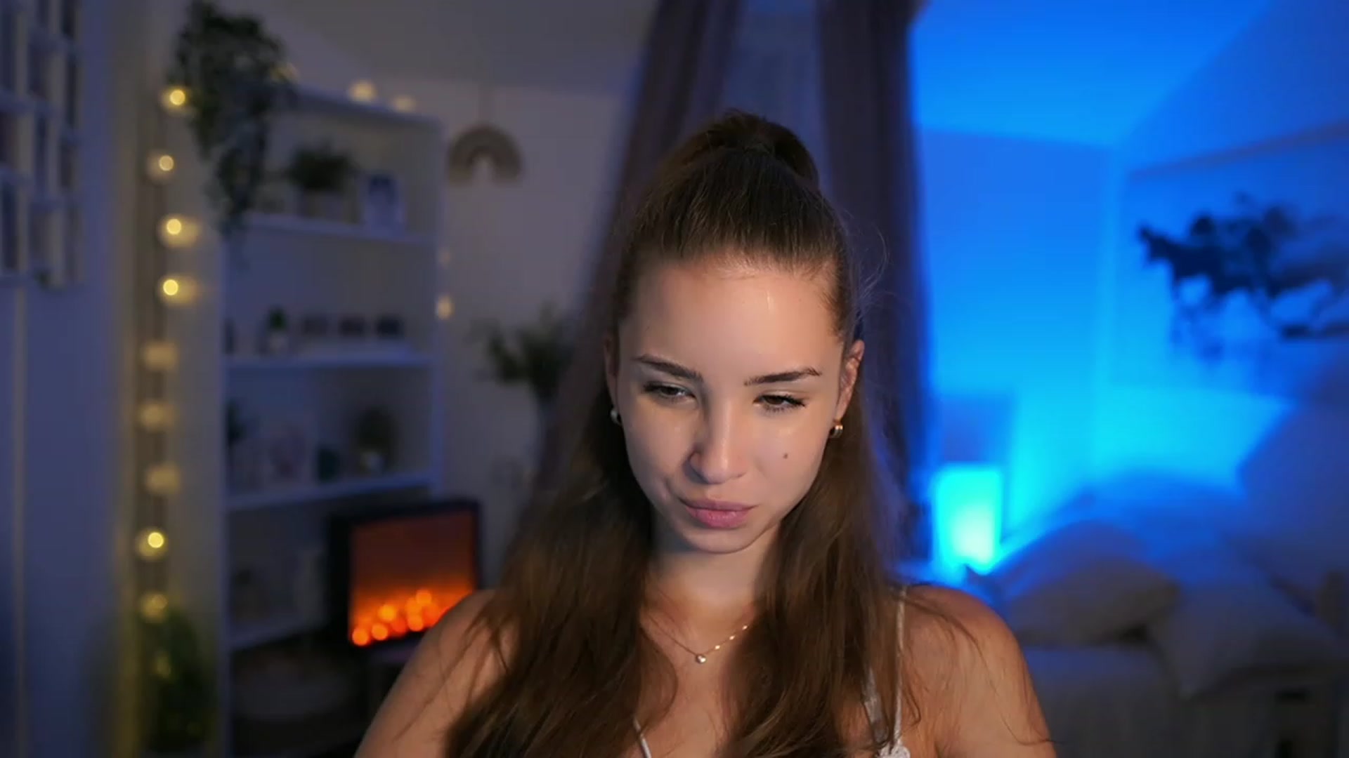 Gallery image thumbnail from Shy_jane's myfreecams stream on, 09/12/2023, 12:48 image 10 of 20