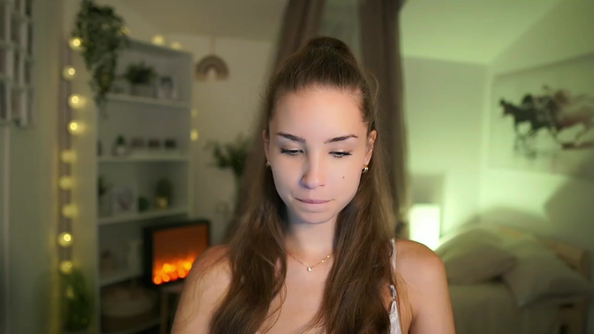 Gallery image thumbnail from Shy_jane's myfreecams stream on, 09/12/2023, 13:57 image 12 of 20