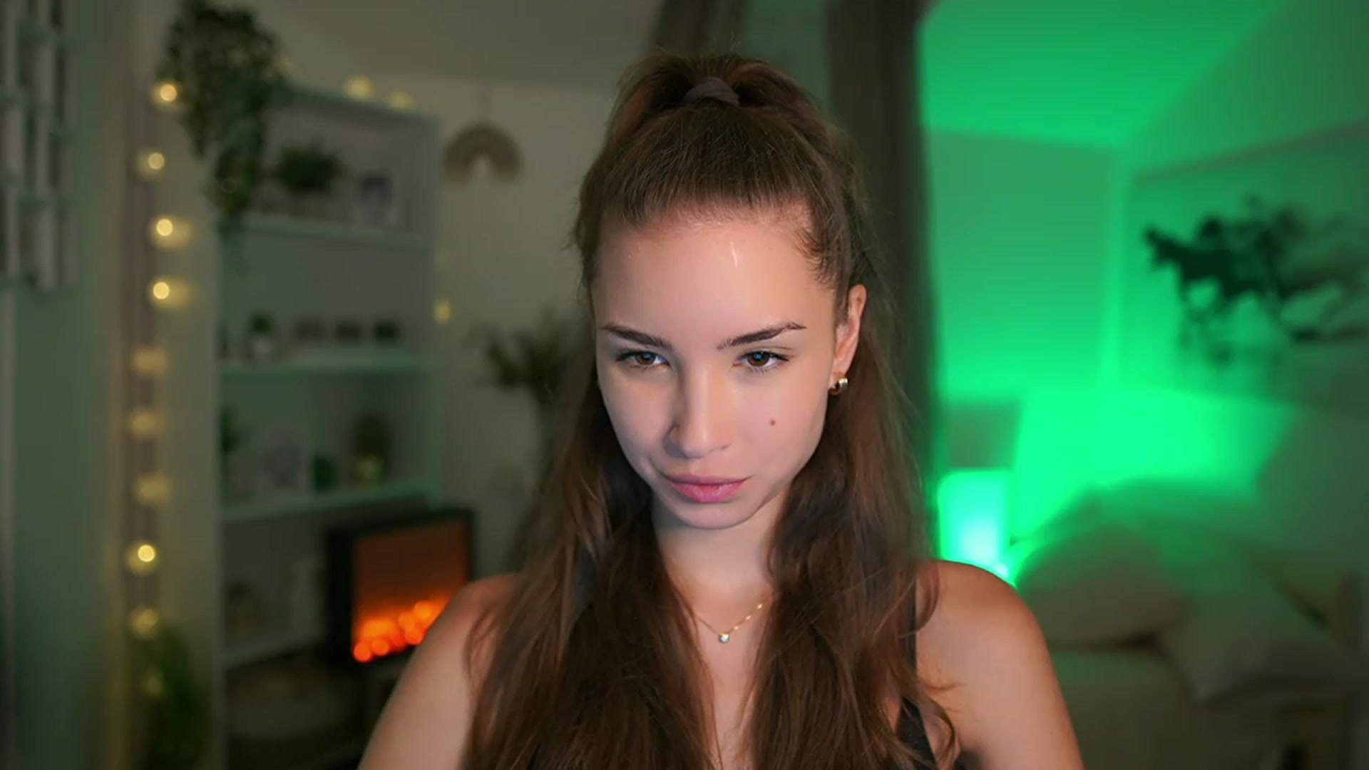 Gallery image thumbnail from Shy_jane's myfreecams stream on, 09/14/2023, 13:10 image 10 of 20