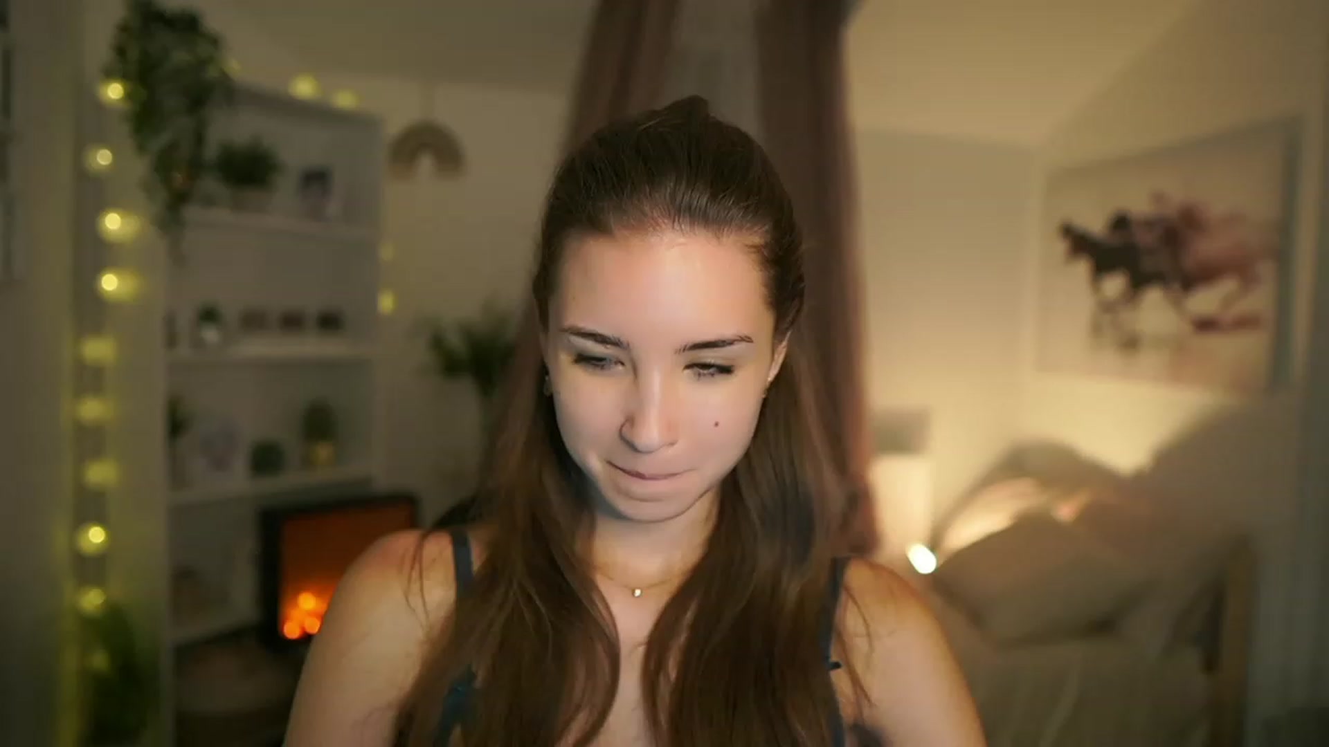 Gallery image thumbnail from Shy_jane's myfreecams stream on, 09/28/2023, 16:11 image 6 of 20