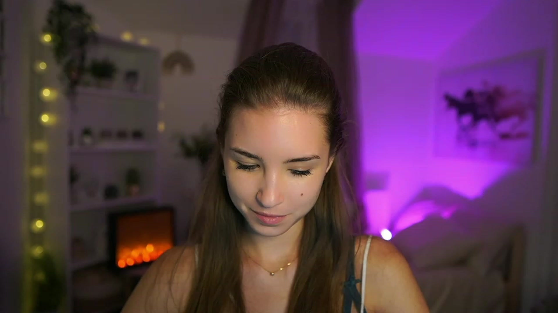 Gallery image thumbnail from Shy_jane's myfreecams stream on, 09/28/2023, 17:13 image 2 of 20
