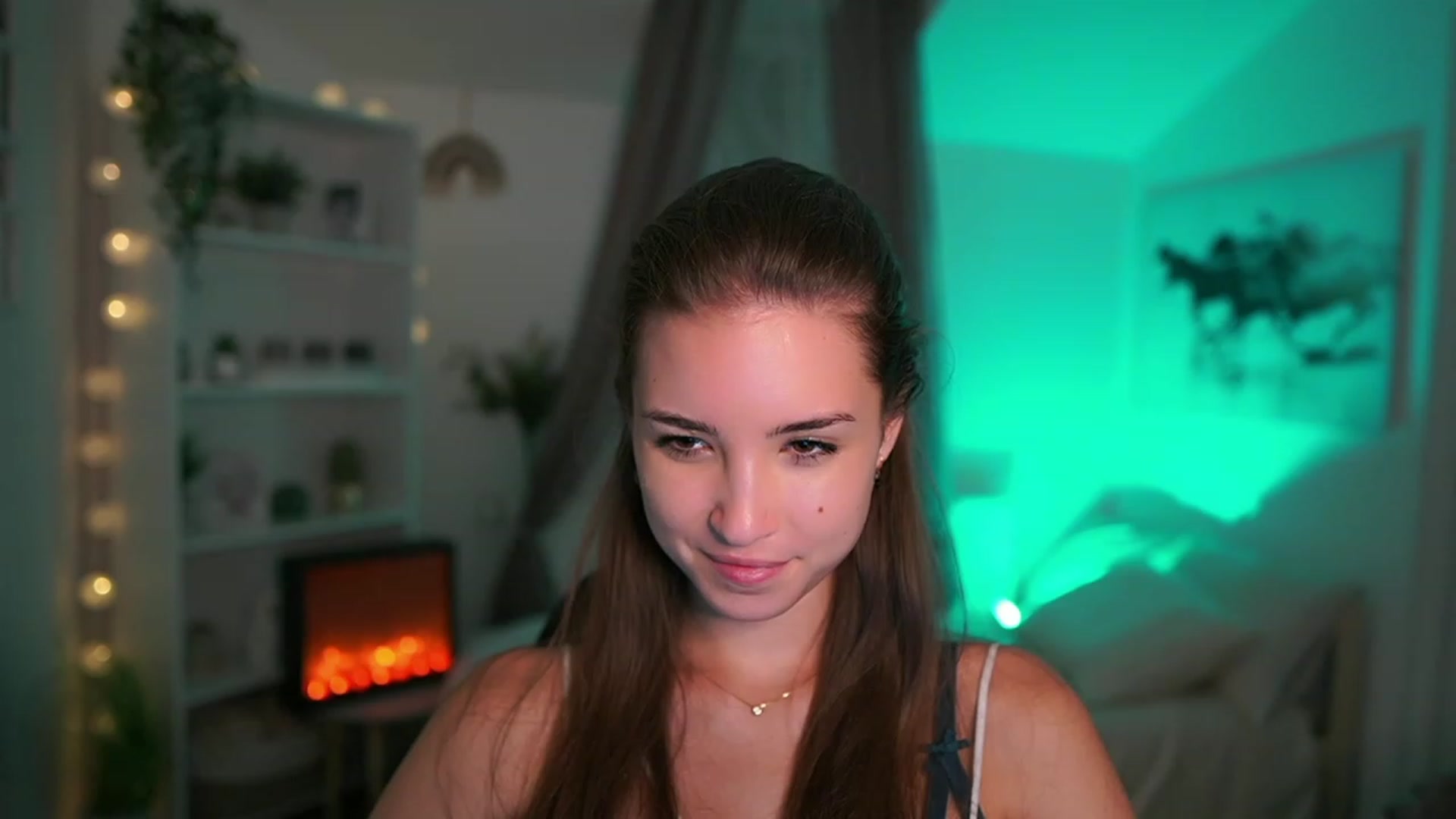 Gallery image thumbnail from Shy_jane's myfreecams stream on, 09/28/2023, 17:13 image 14 of 20