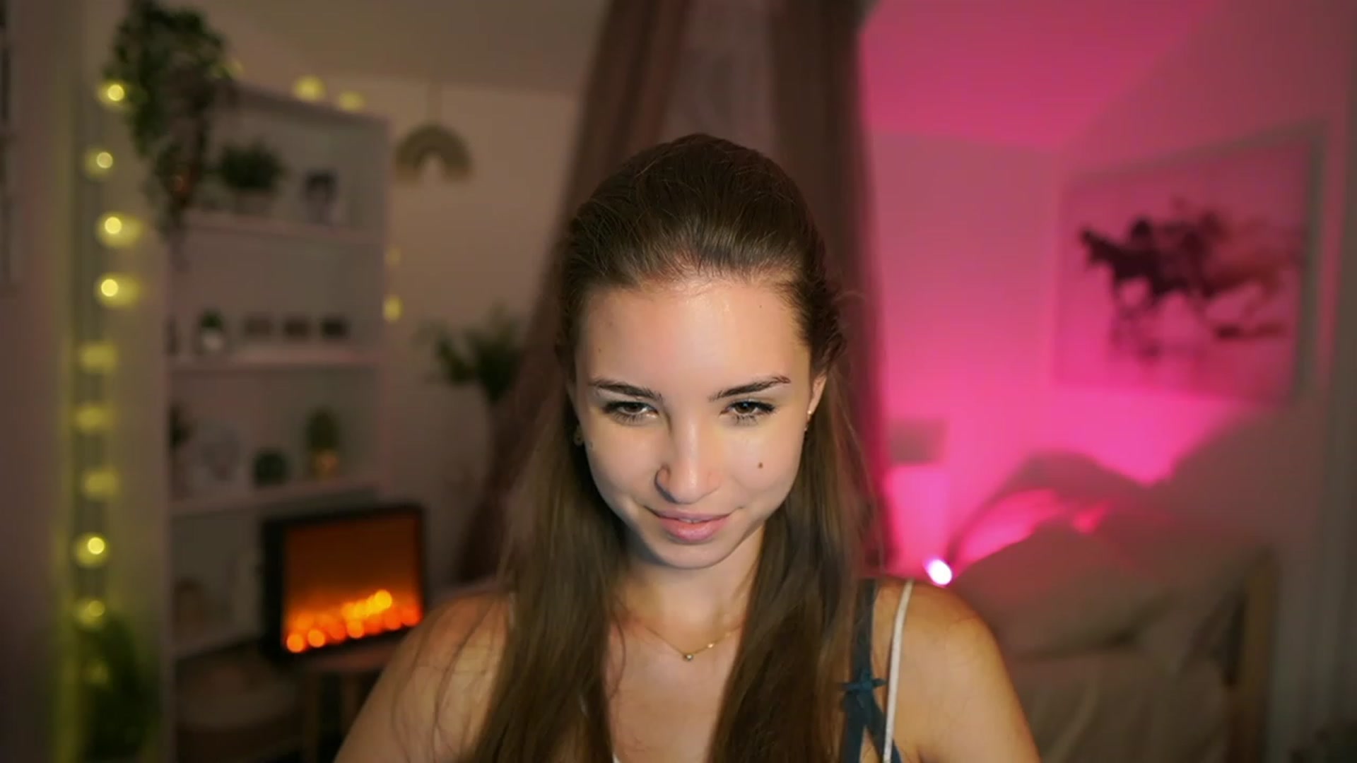 Gallery image thumbnail from Shy_jane's myfreecams stream on, 09/28/2023, 17:13 image 9 of 20