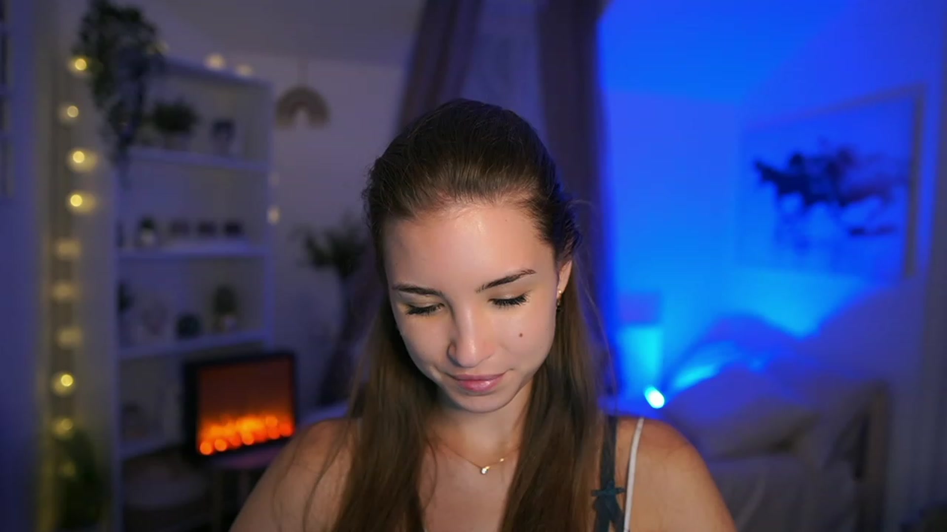 Gallery image thumbnail from Shy_jane's myfreecams stream on, 09/28/2023, 17:13 image 18 of 20