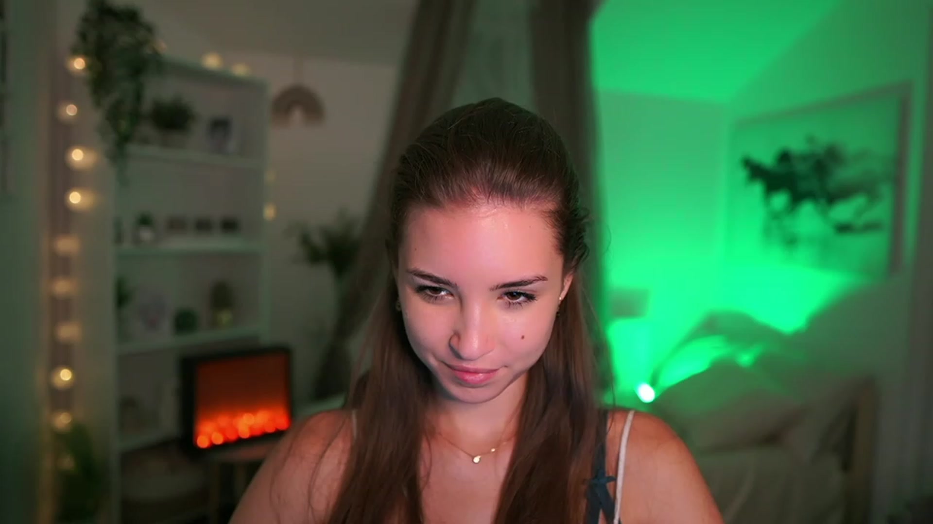 Gallery image thumbnail from Shy_jane's myfreecams stream on, 09/28/2023, 17:13 image 17 of 20