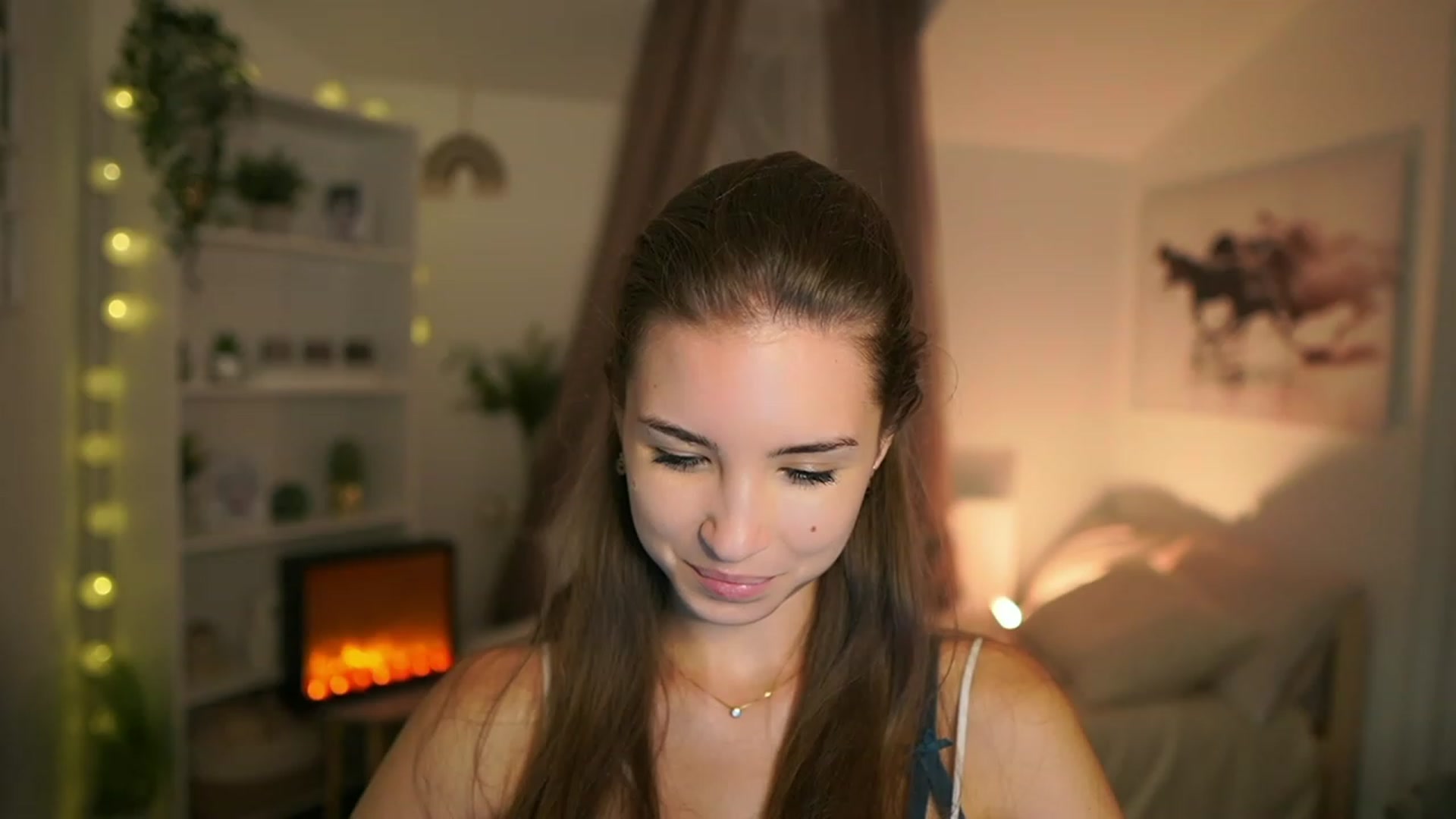 Gallery image thumbnail from Shy_jane's myfreecams stream on, 09/28/2023, 17:13 image 13 of 20