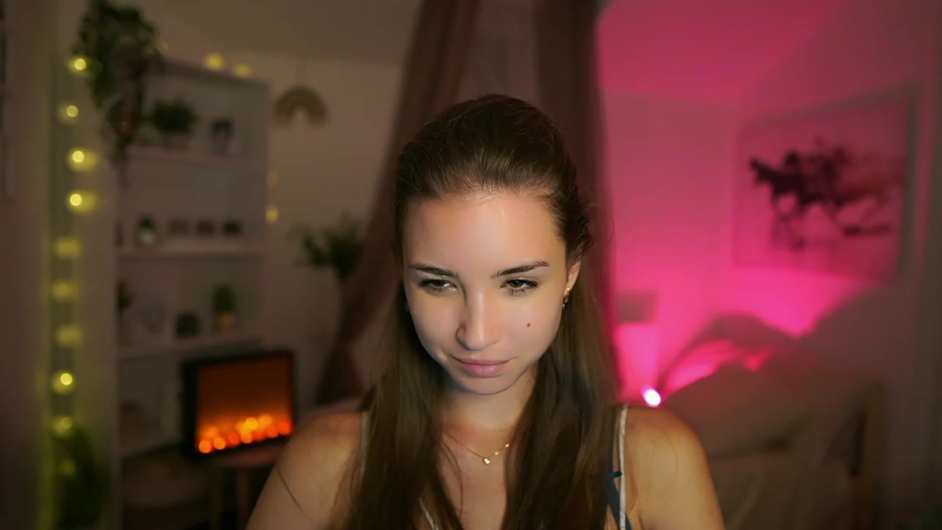 Gallery image thumbnail from Shy_jane's myfreecams stream on, 09/28/2023, 17:42 image 9 of 20