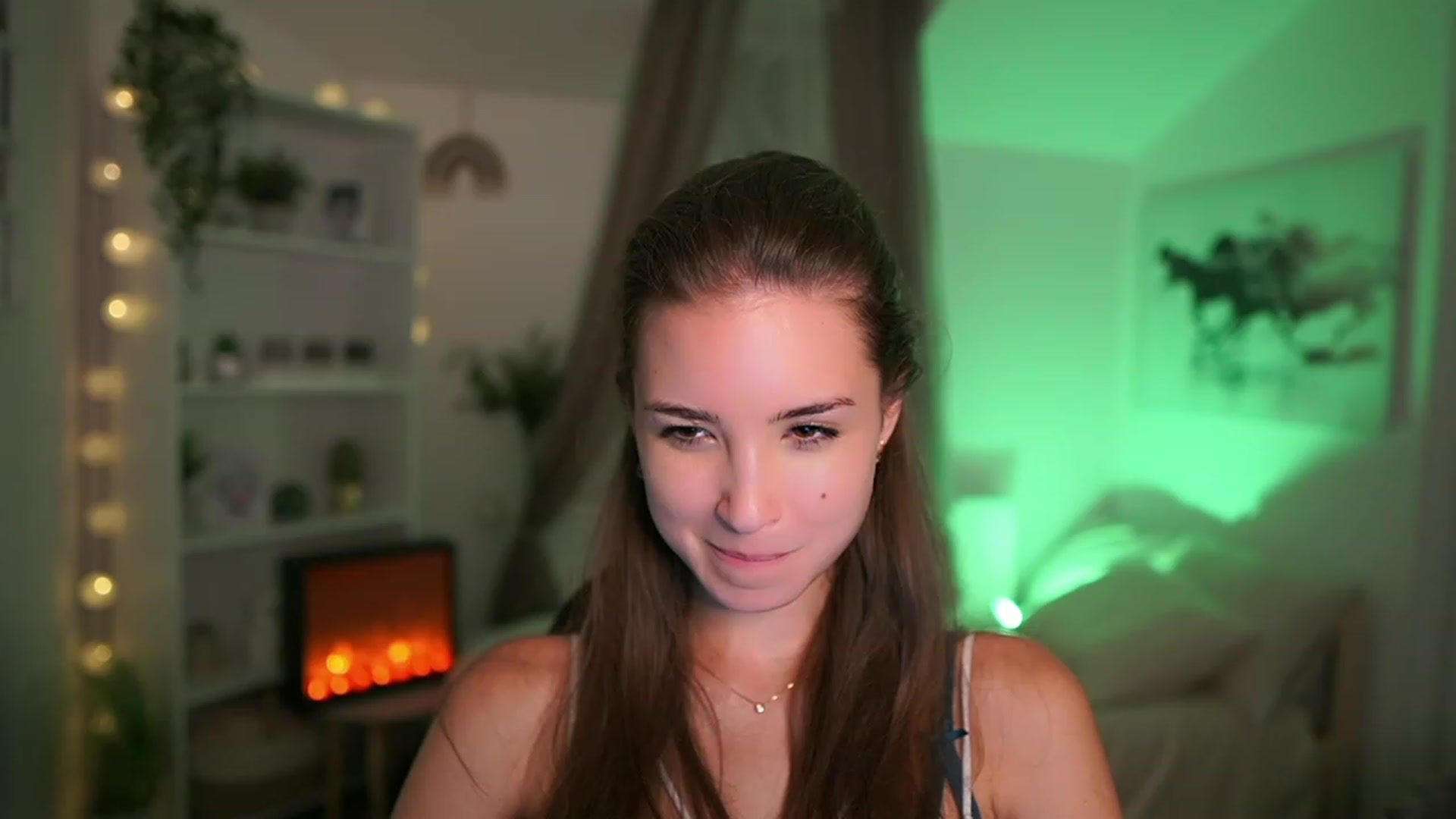 Gallery image thumbnail from Shy_jane's myfreecams stream on, 09/28/2023, 17:42 image 12 of 20