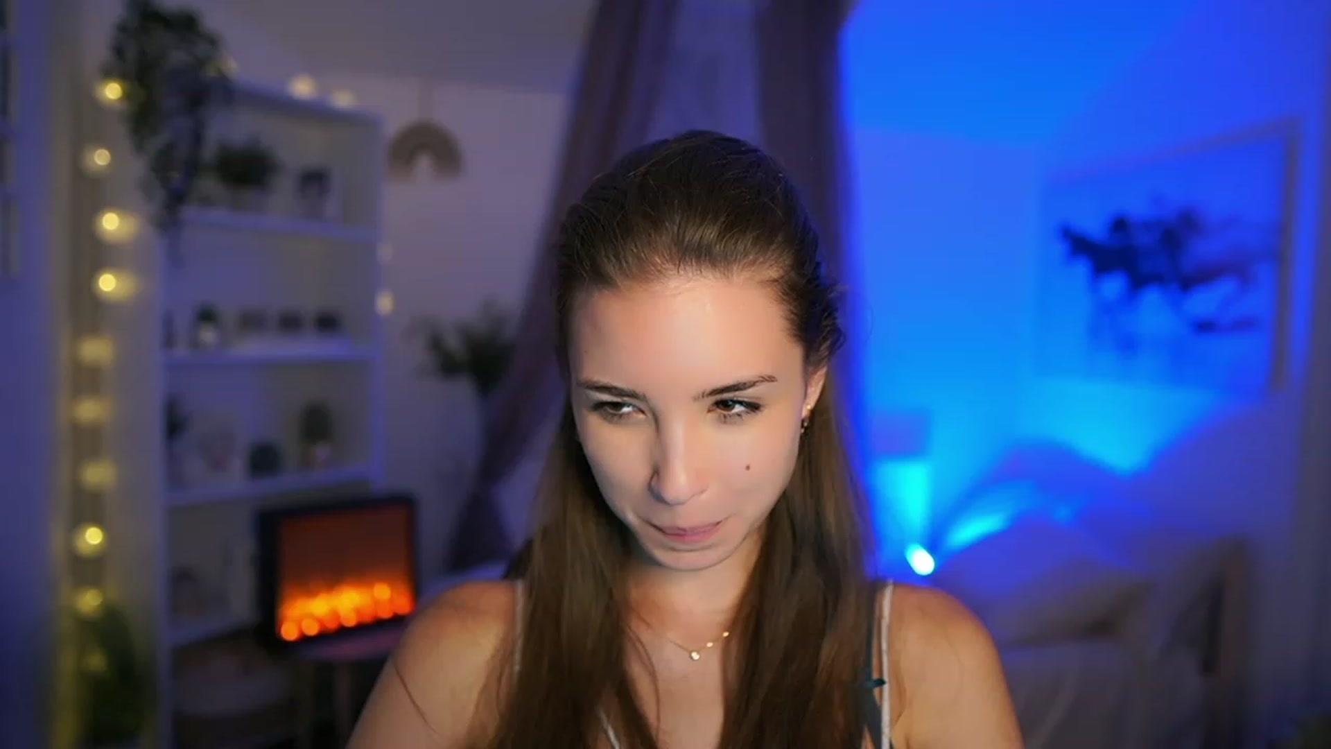 Gallery image thumbnail from Shy_jane's myfreecams stream on, 09/28/2023, 17:42 image 15 of 20