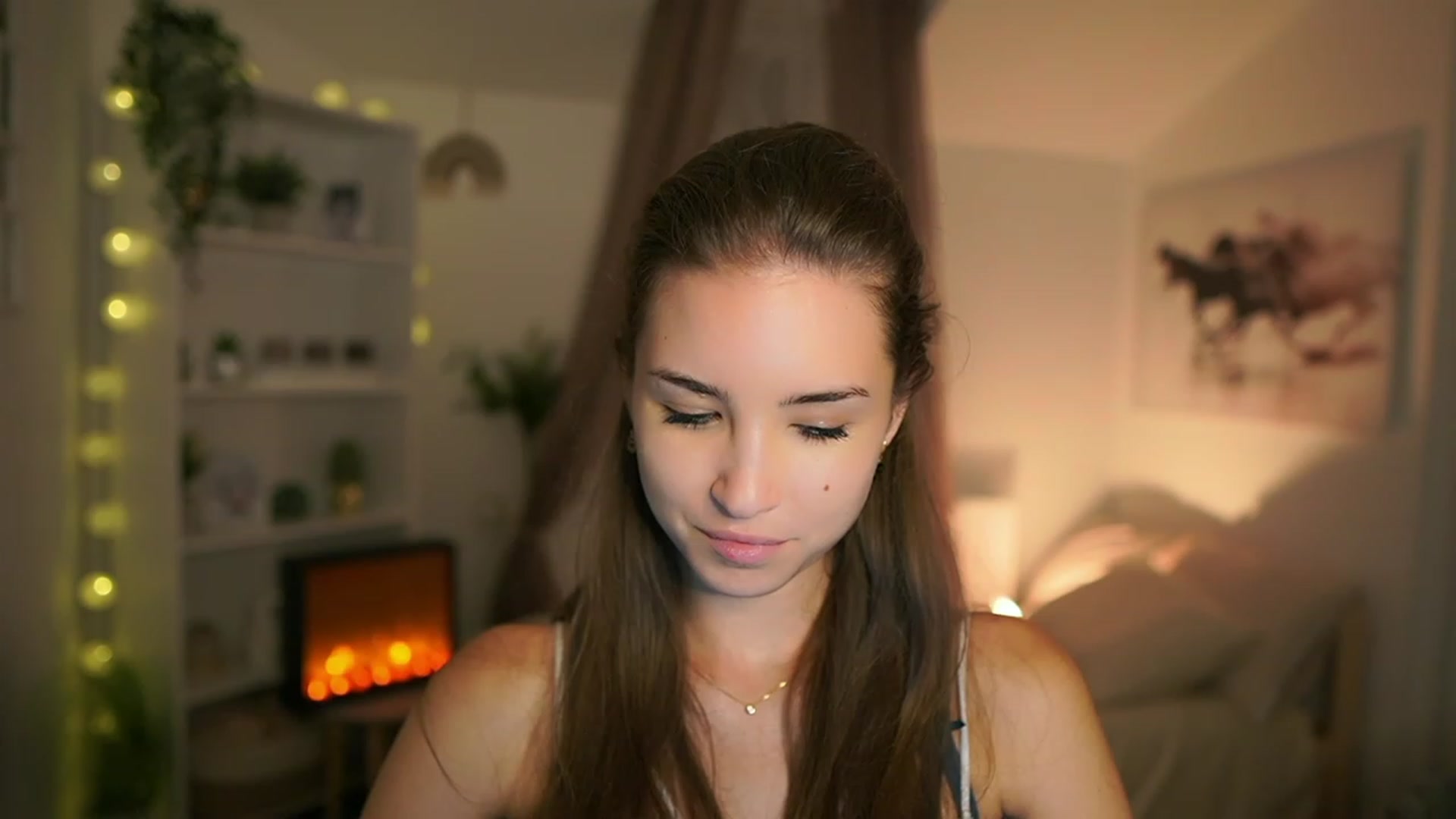 Gallery image thumbnail from Shy_jane's myfreecams stream on, 09/28/2023, 17:42 image 5 of 20
