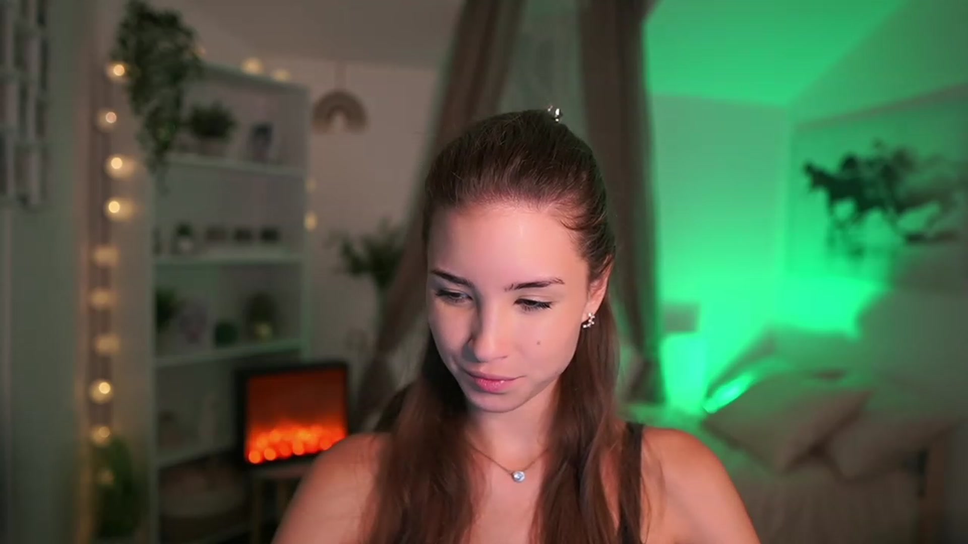 Gallery image thumbnail from Shy_jane's myfreecams stream on, 10/03/2023, 09:47 image 19 of 20