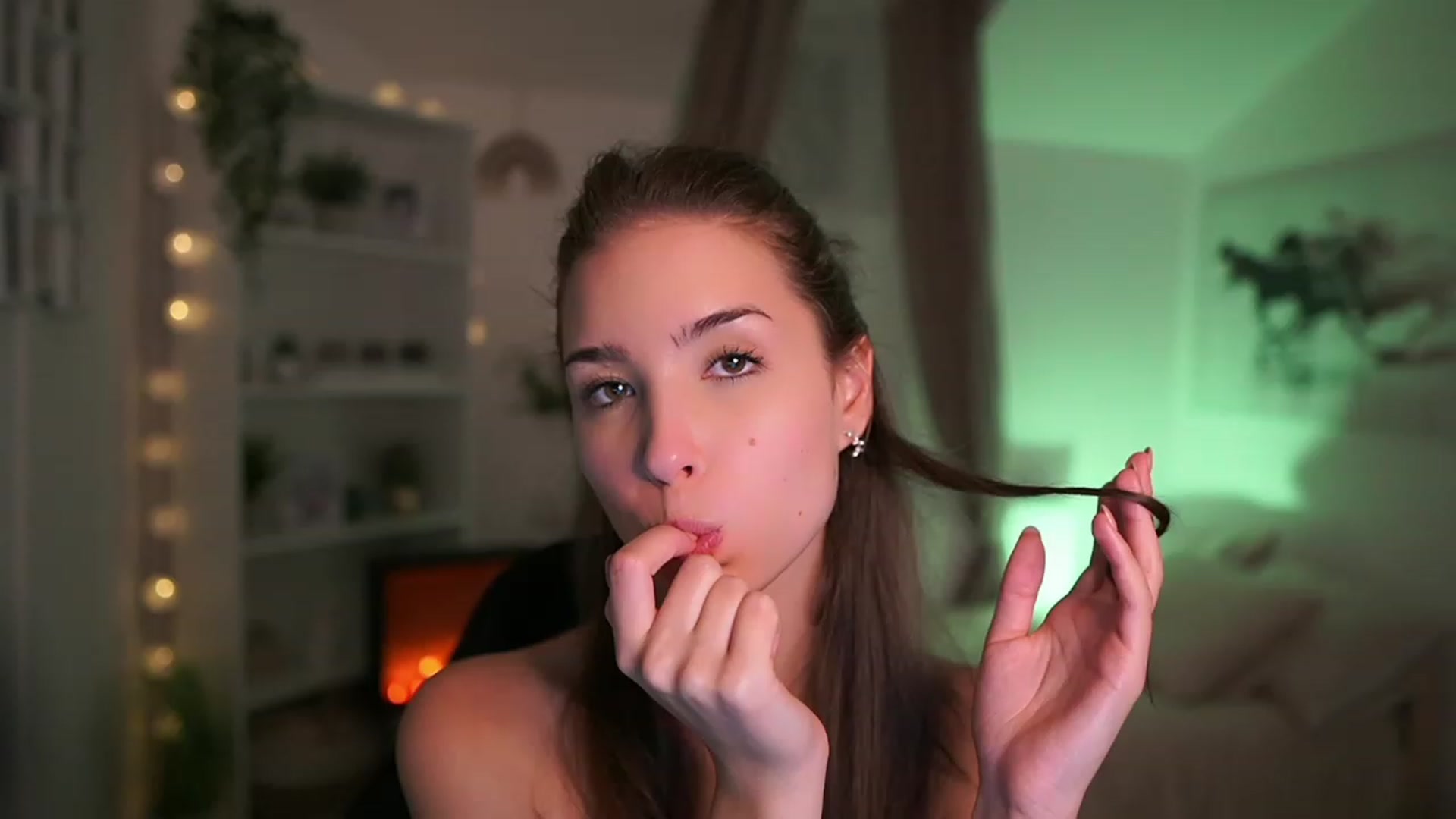 Gallery image thumbnail from Shy_jane's myfreecams stream on, 10/08/2023, 13:05 image 14 of 20