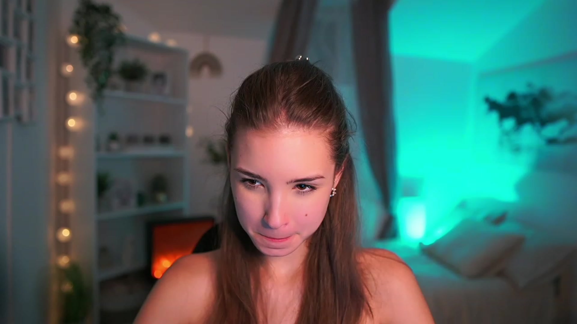 Gallery image thumbnail from Shy_jane's myfreecams stream on, 10/08/2023, 13:05 image 16 of 20