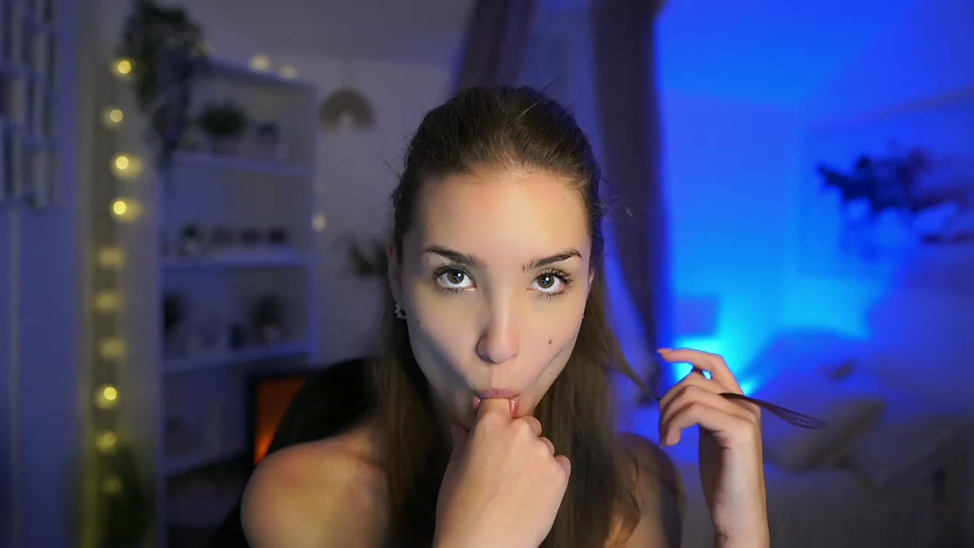 Gallery image thumbnail from Shy_jane's myfreecams stream on, 10/08/2023, 13:05 image 13 of 20