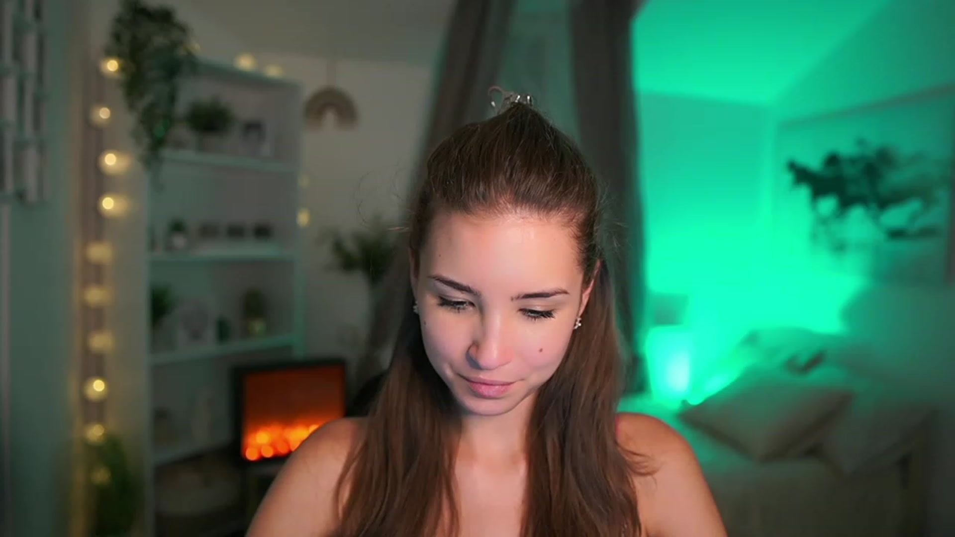 Gallery image thumbnail from Shy_jane's myfreecams stream on, 10/08/2023, 15:46 image 3 of 20
