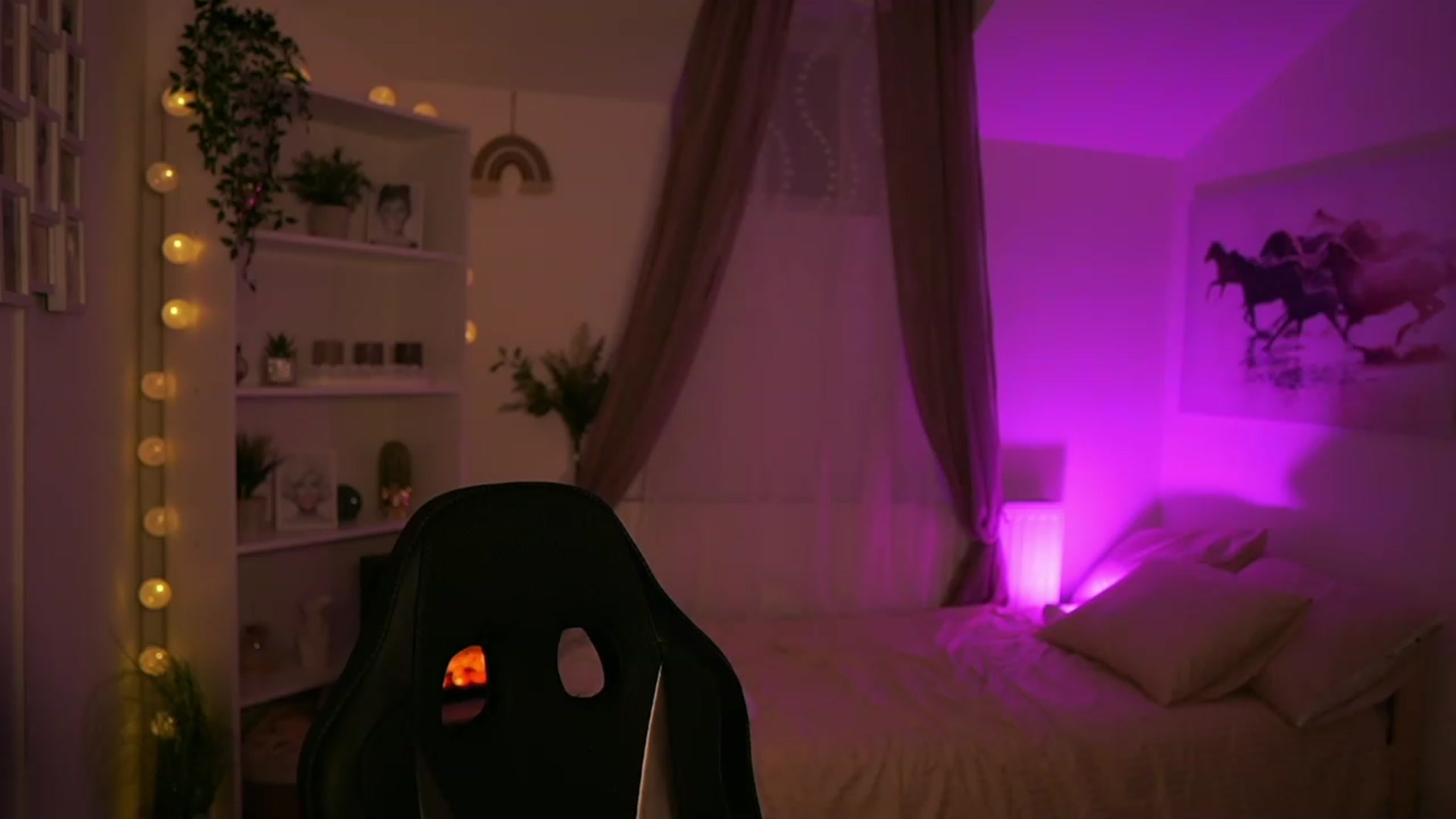 Gallery image thumbnail from Shy_jane's myfreecams stream on, 10/08/2023, 15:46 image 12 of 20