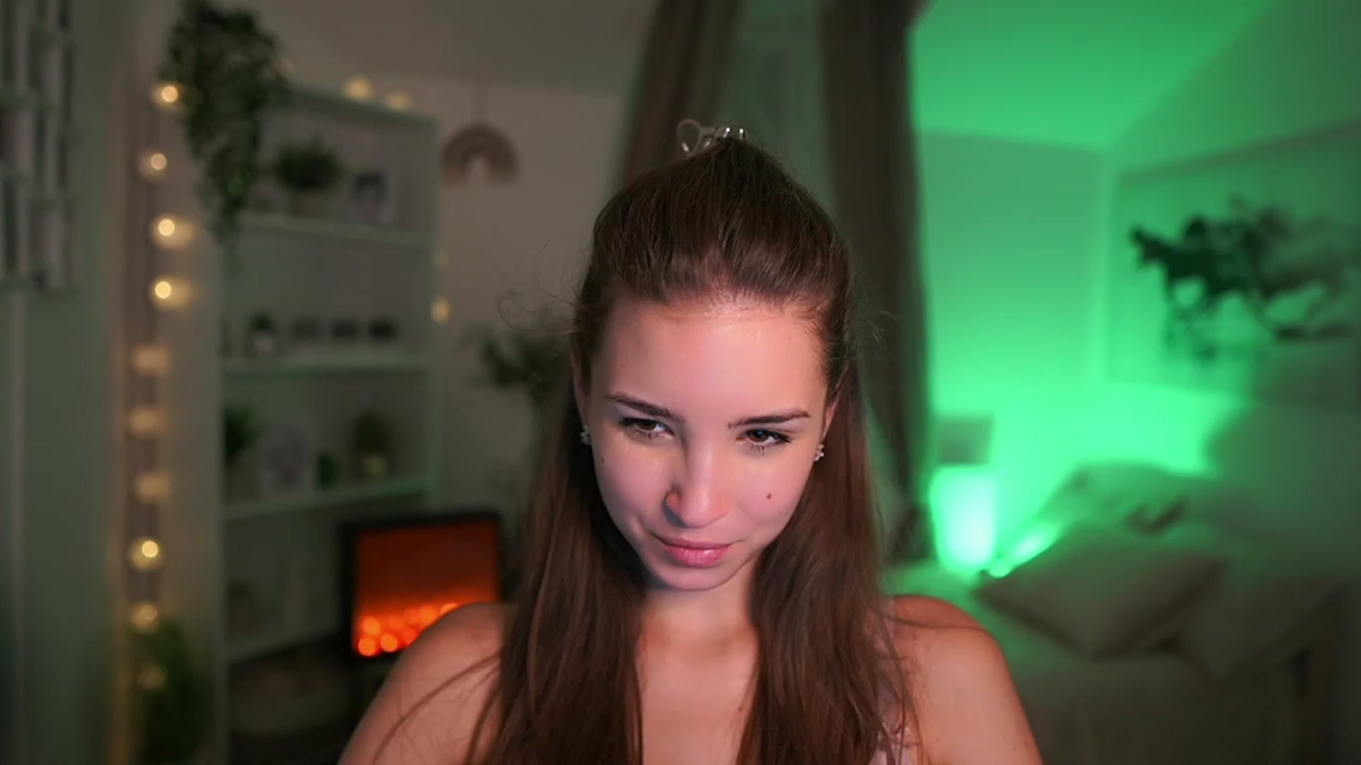 Gallery image thumbnail from Shy_jane's myfreecams stream on, 10/08/2023, 15:46 image 11 of 20