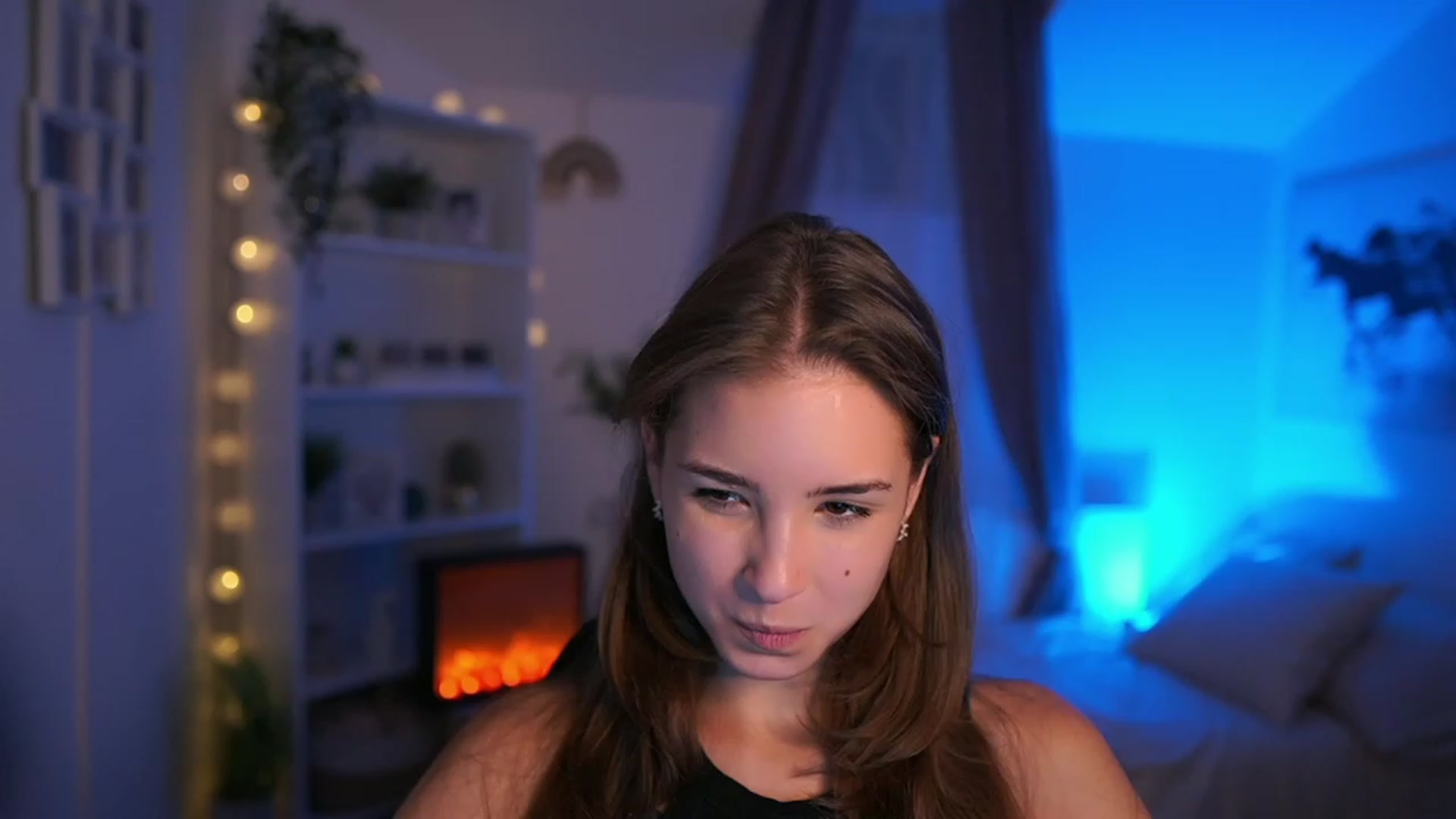 Gallery image thumbnail from Shy_jane's myfreecams stream on, 10/10/2023, 14:11 image 6 of 20