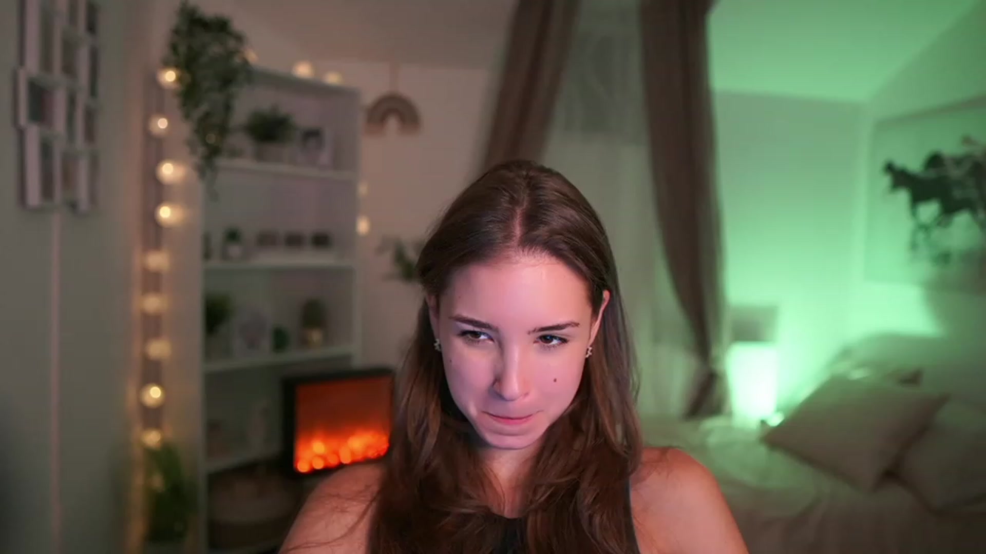 Gallery image thumbnail from Shy_jane's myfreecams stream on, 10/10/2023, 14:11 image 8 of 20
