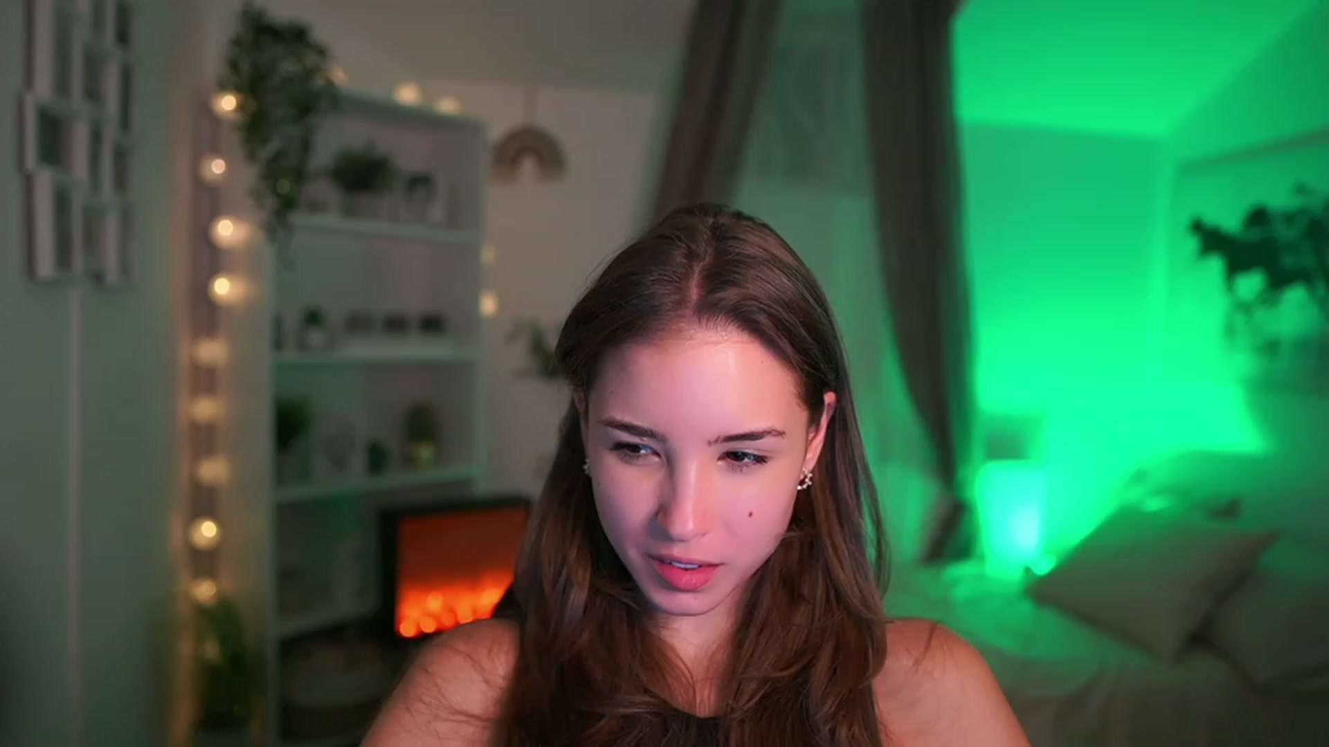 Gallery image thumbnail from Shy_jane's myfreecams stream on, 10/10/2023, 14:11 image 14 of 20