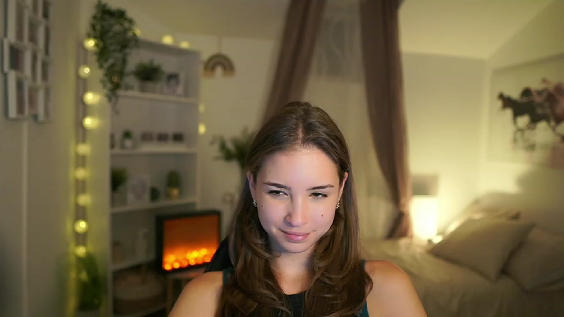 Gallery image thumbnail from Shy_jane's myfreecams stream on, 10/10/2023, 16:17 image 8 of 20