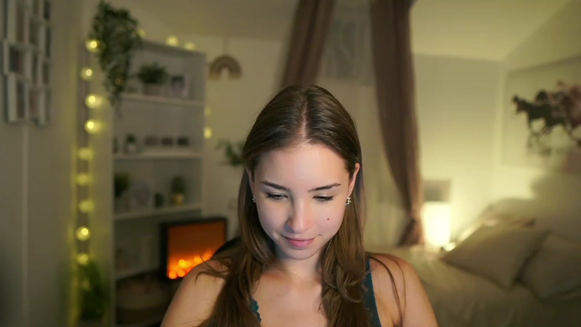 Gallery image thumbnail from Shy_jane's myfreecams stream on, 10/10/2023, 16:17 image 18 of 20