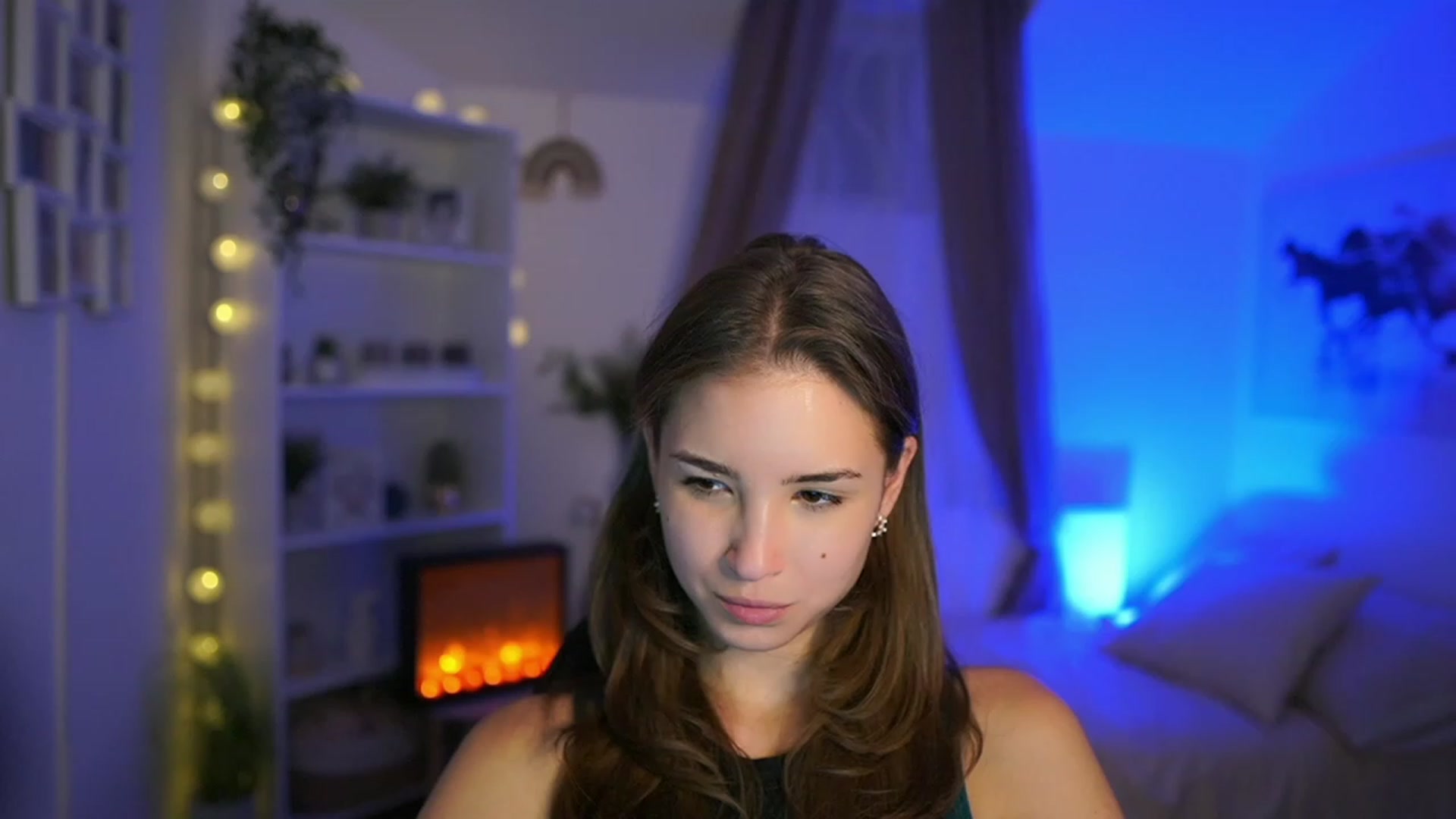 Gallery image thumbnail from Shy_jane's myfreecams stream on, 10/10/2023, 16:17 image 13 of 20