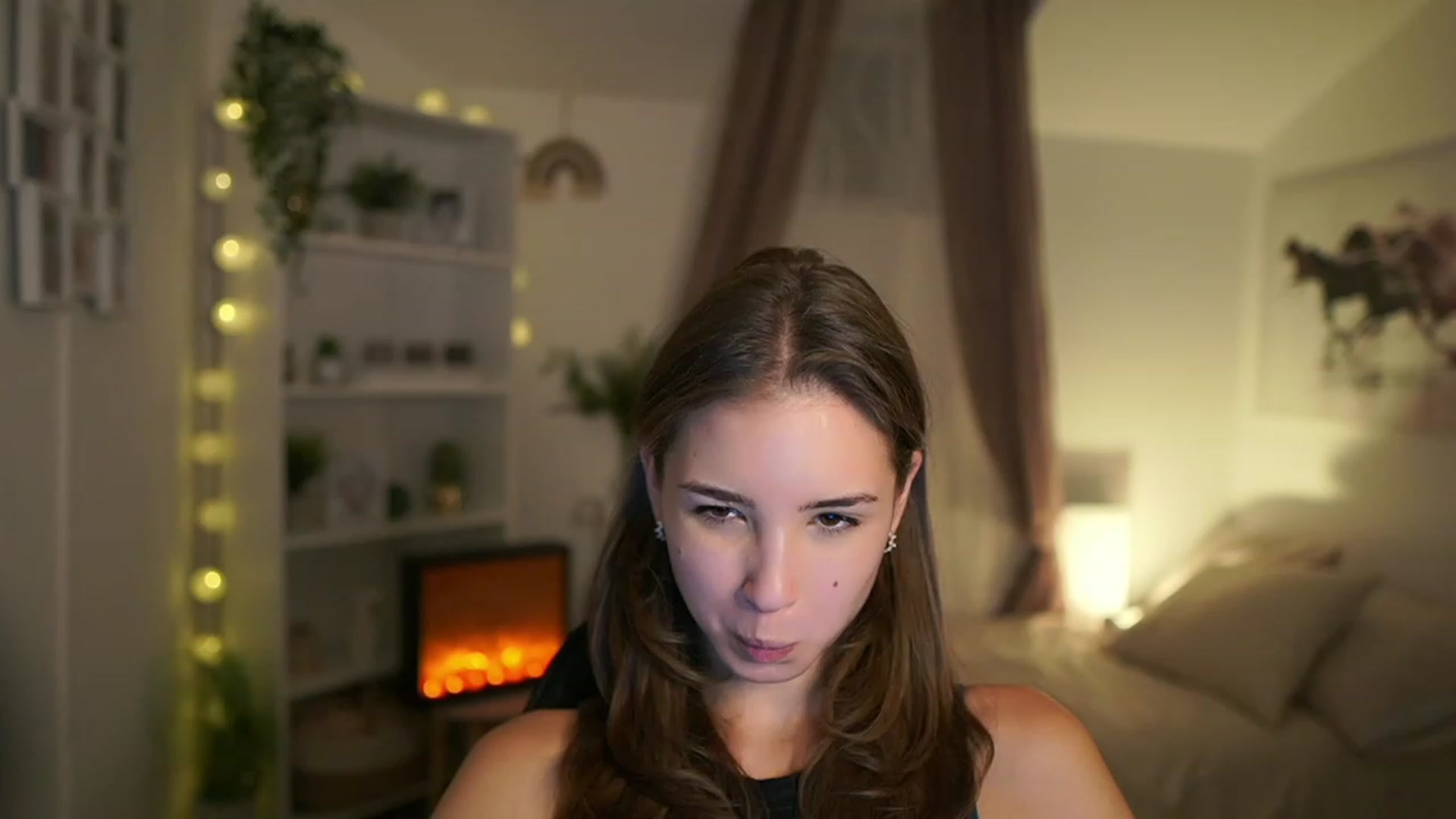 Gallery image thumbnail from Shy_jane's myfreecams stream on, 10/10/2023, 16:17 image 10 of 20