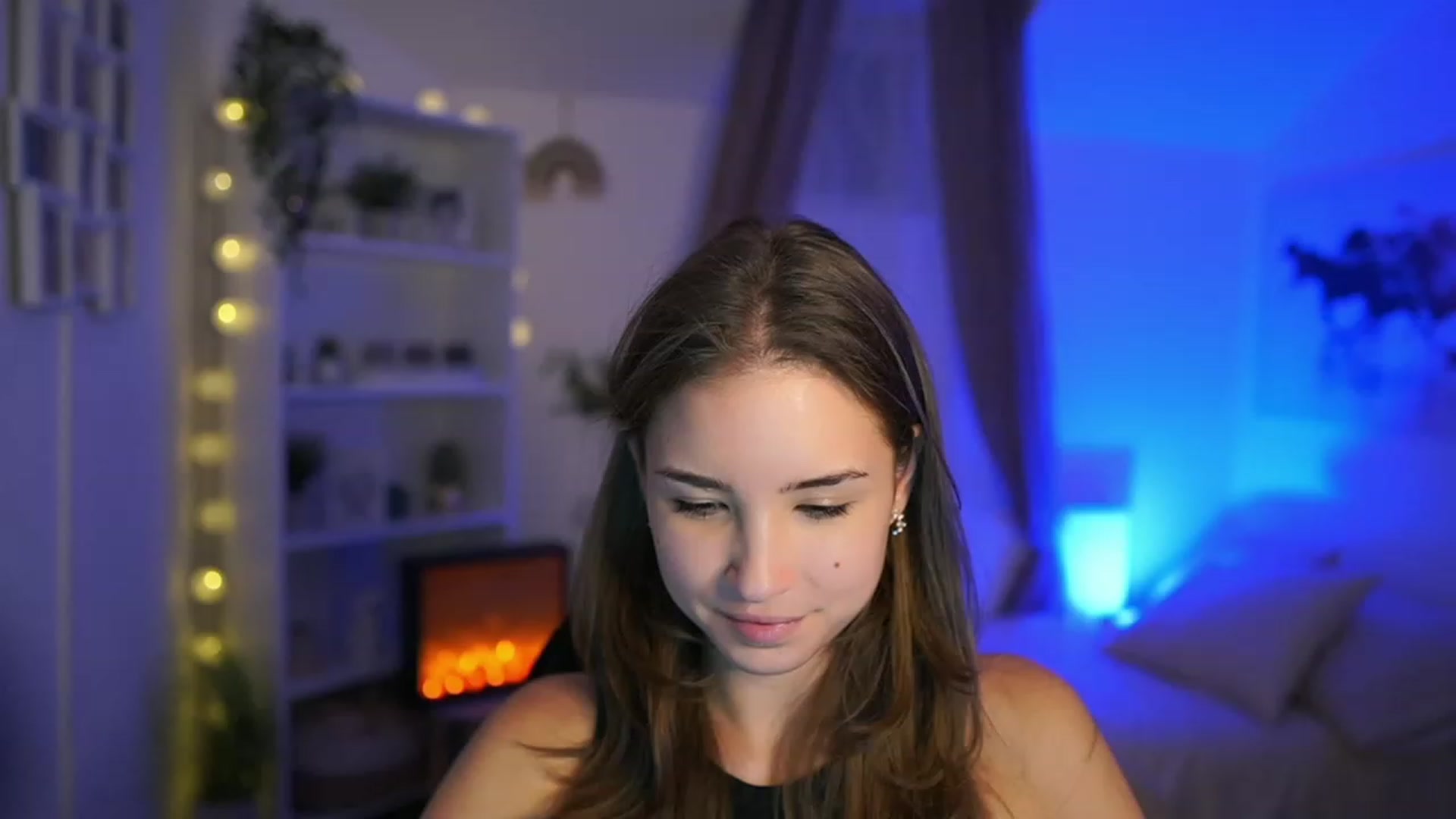 Gallery image thumbnail from Shy_jane's myfreecams stream on, 10/10/2023, 17:37 image 4 of 20