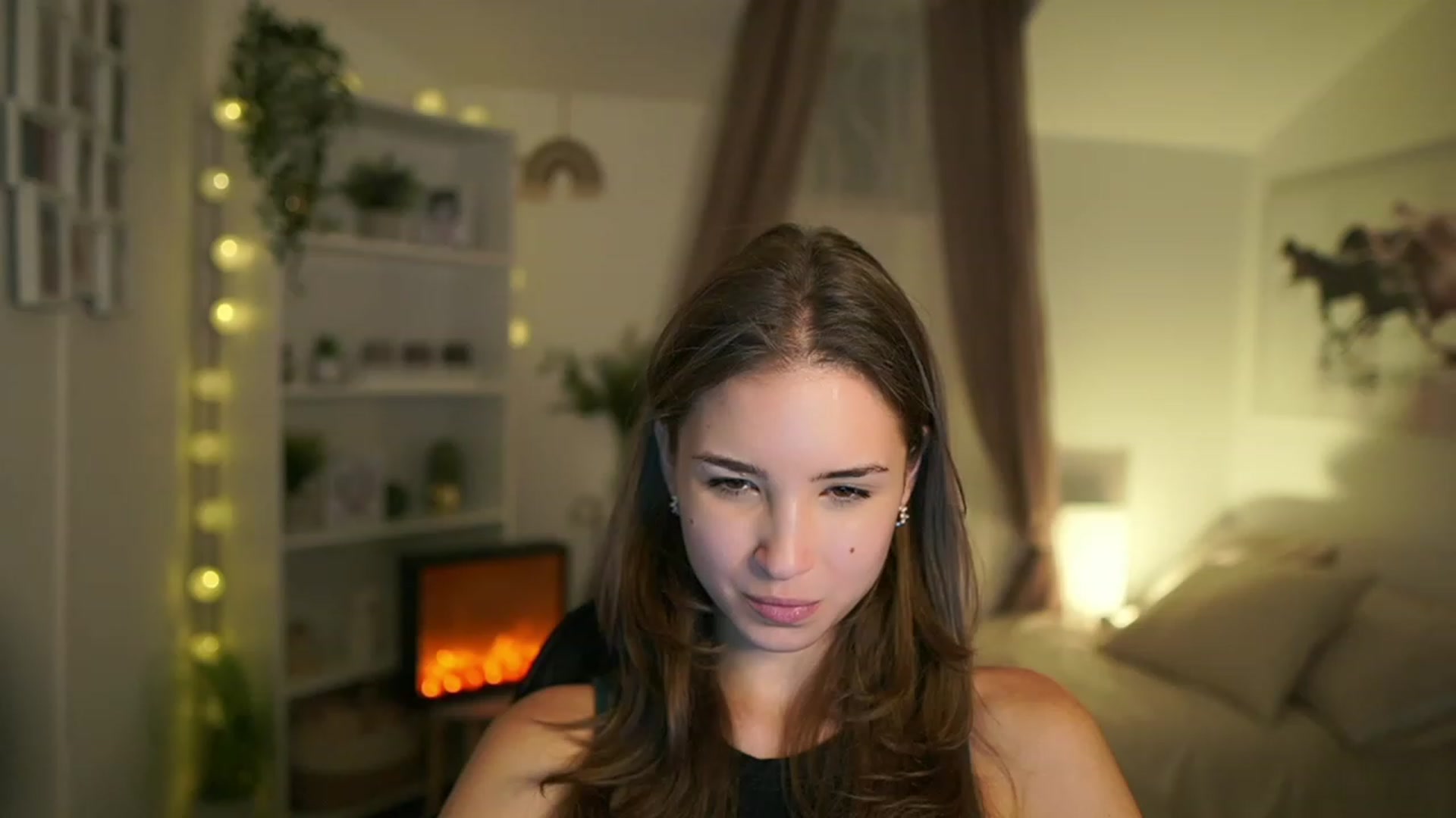 Gallery image thumbnail from Shy_jane's myfreecams stream on, 10/10/2023, 17:37 image 10 of 20