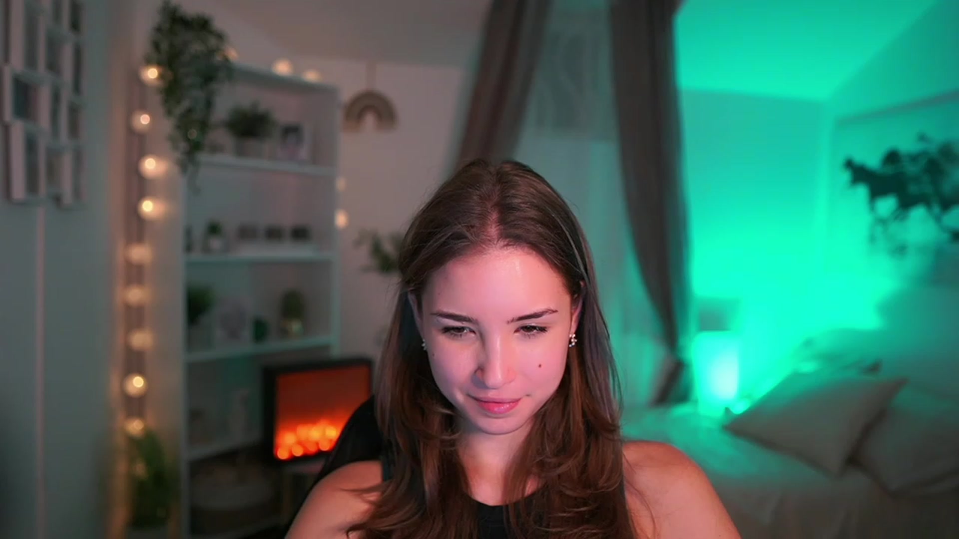 Gallery image thumbnail from Shy_jane's myfreecams stream on, 10/10/2023, 17:37 image 11 of 20