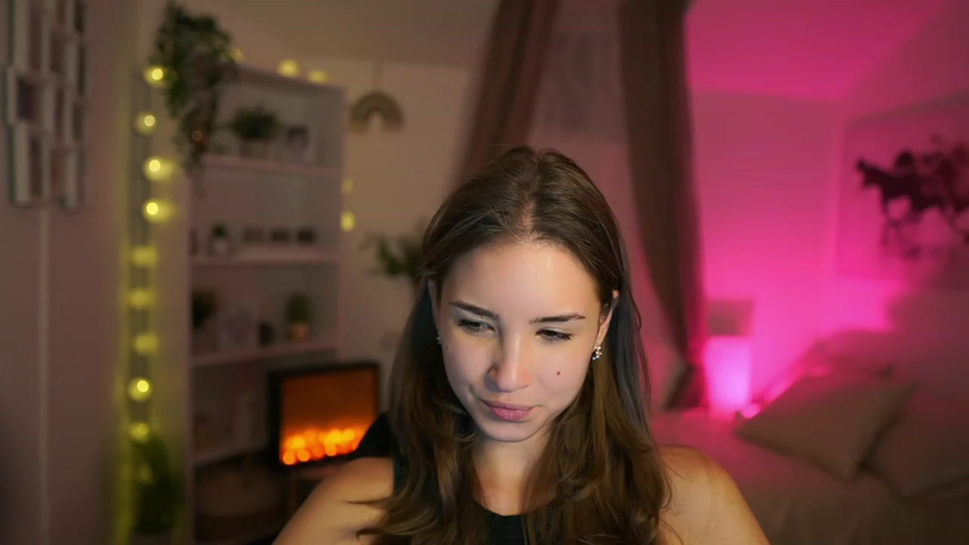 Gallery image thumbnail from Shy_jane's myfreecams stream on, 10/10/2023, 17:37 image 1 of 20