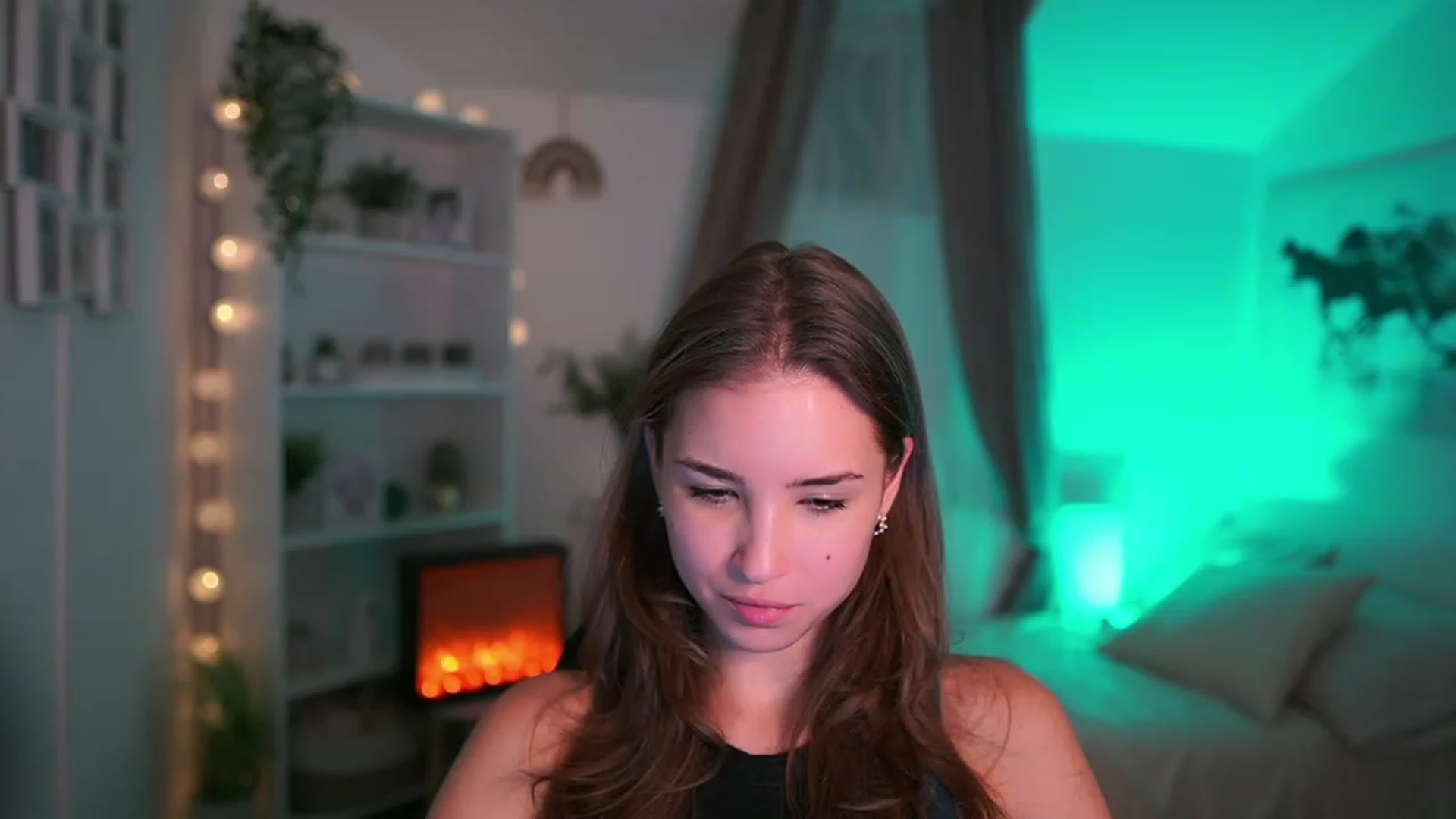 Gallery image thumbnail from Shy_jane's myfreecams stream on, 10/10/2023, 17:37 image 15 of 20