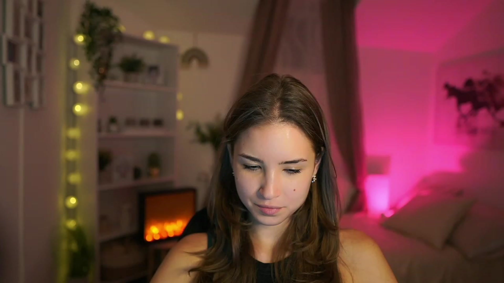 Gallery image thumbnail from Shy_jane's myfreecams stream on, 10/10/2023, 17:37 image 9 of 20