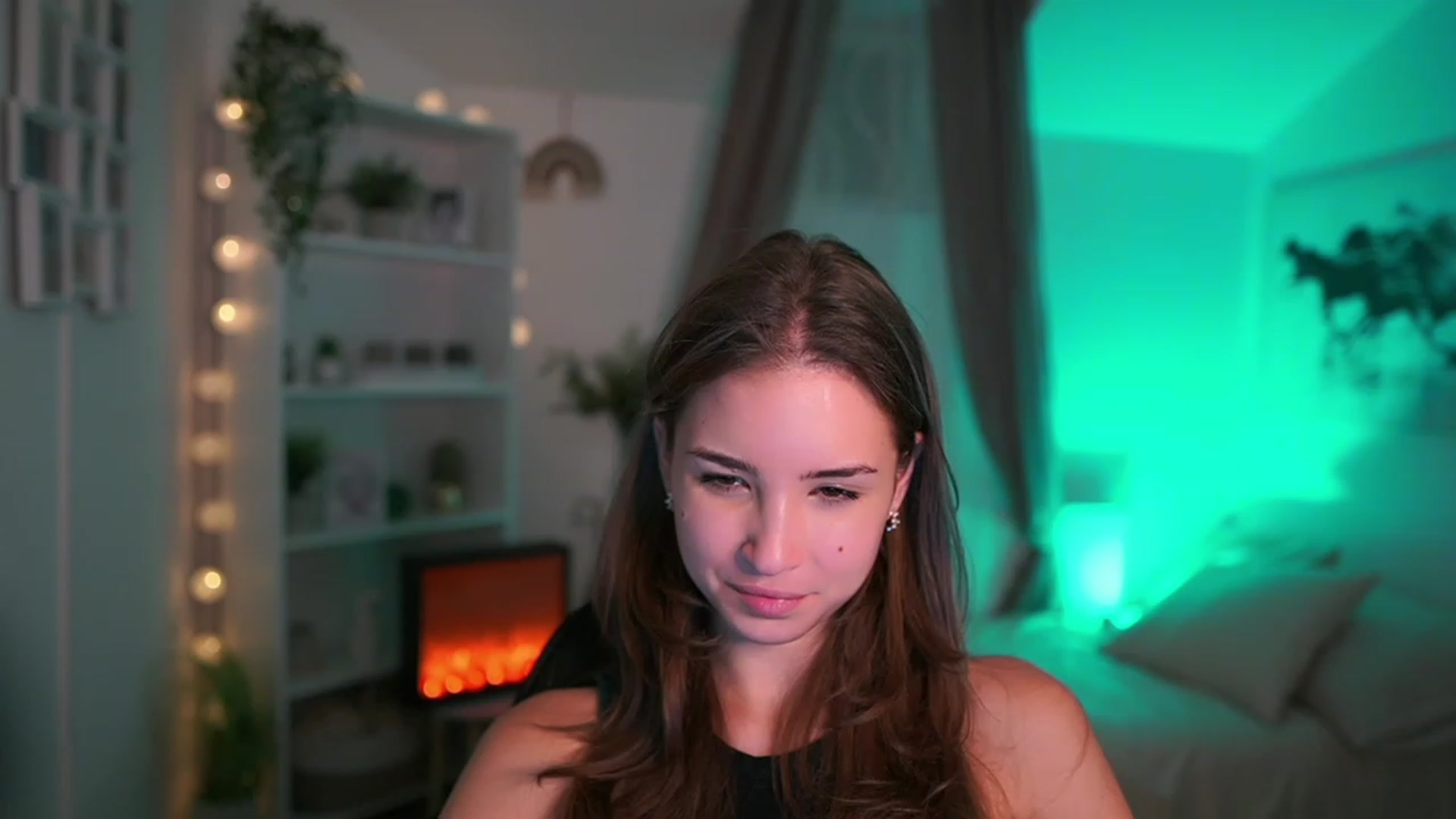 Gallery image thumbnail from Shy_jane's myfreecams stream on, 10/10/2023, 17:37 image 3 of 20