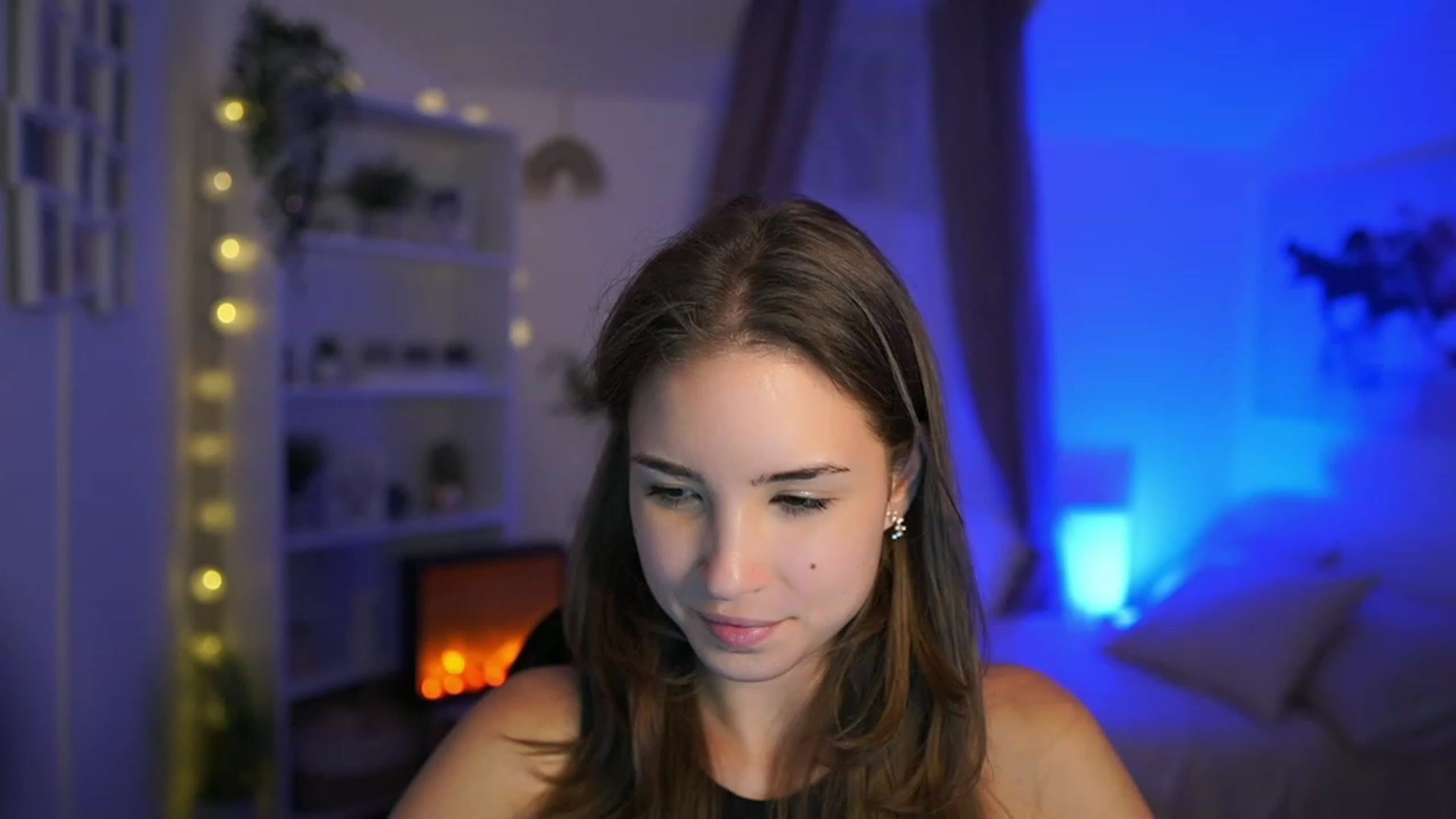 Gallery image thumbnail from Shy_jane's myfreecams stream on, 10/10/2023, 17:37 image 8 of 20