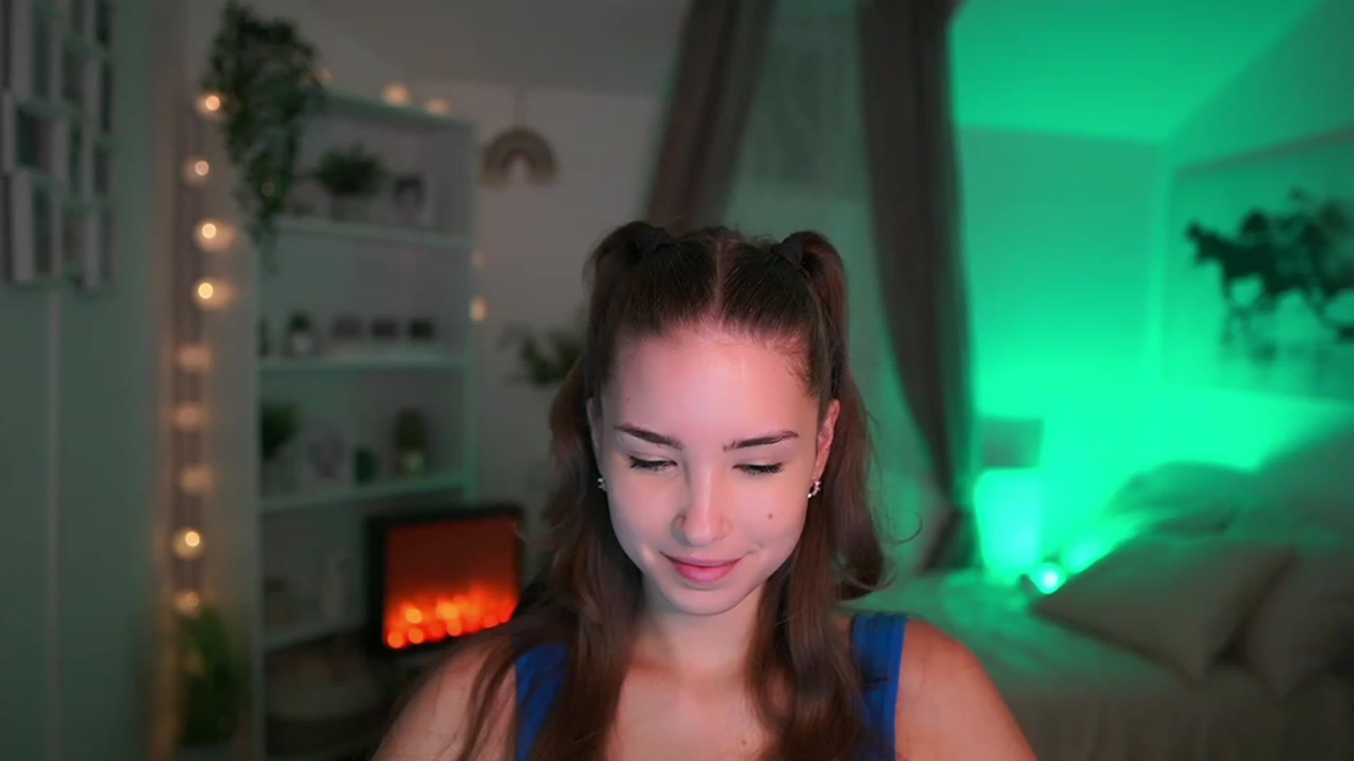Gallery image thumbnail from Shy_jane's myfreecams stream on, 10/12/2023, 09:06 image 1 of 20