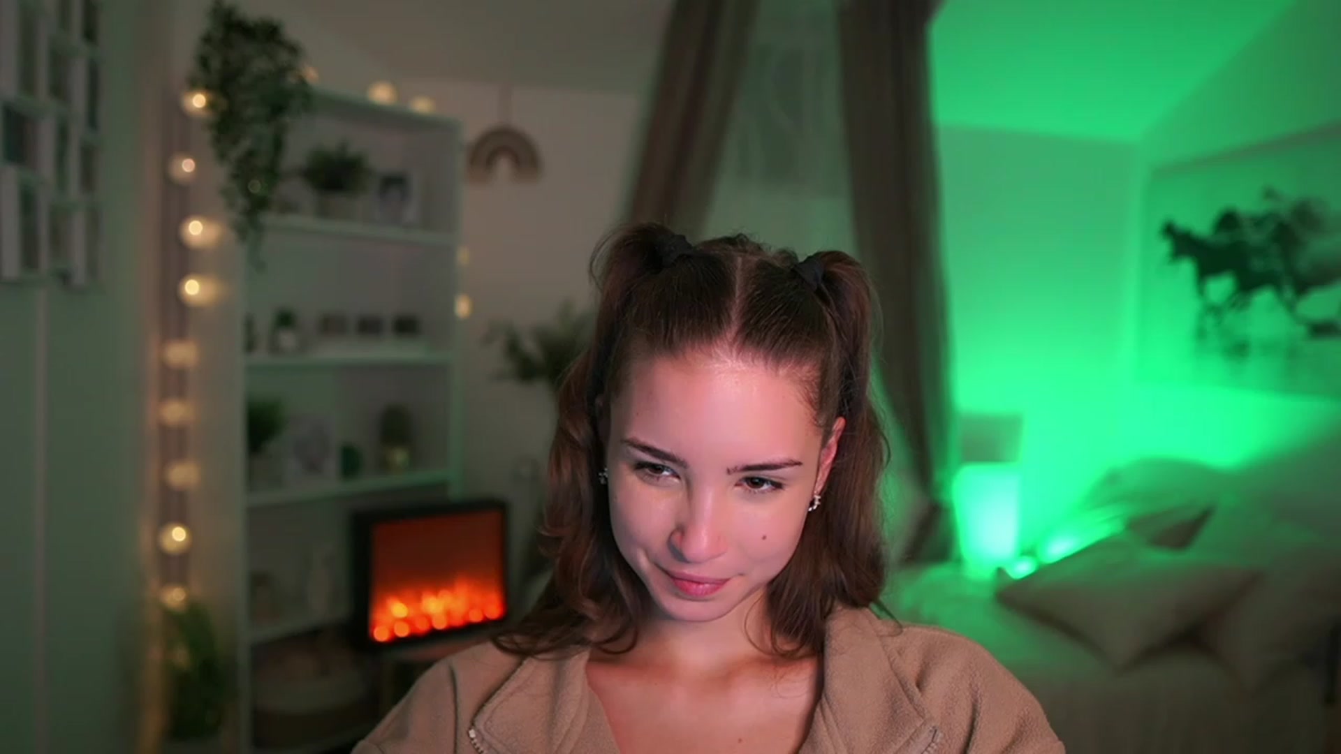 Gallery image thumbnail from Shy_jane's myfreecams stream on, 10/12/2023, 14:21 image 2 of 20
