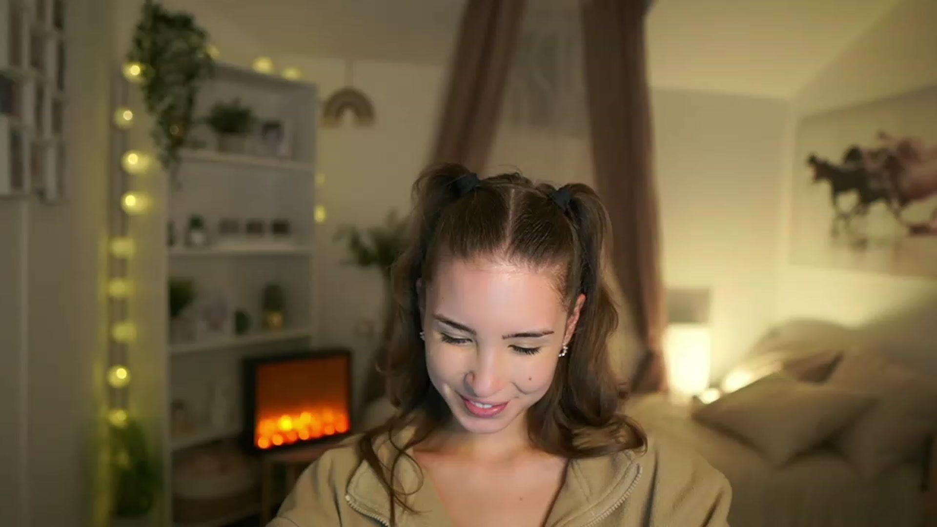 Gallery image thumbnail from Shy_jane's myfreecams stream on, 10/12/2023, 14:21 image 13 of 20