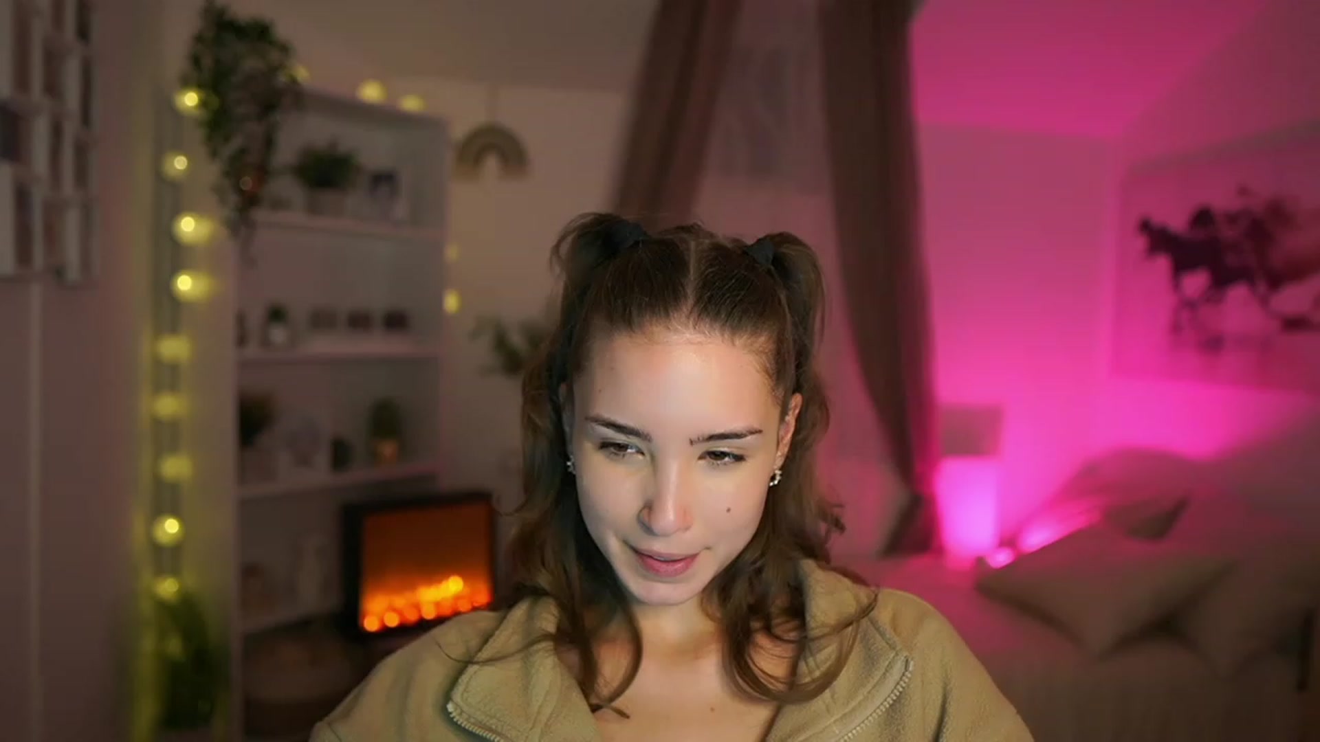 Gallery image thumbnail from Shy_jane's myfreecams stream on, 10/12/2023, 14:21 image 18 of 20