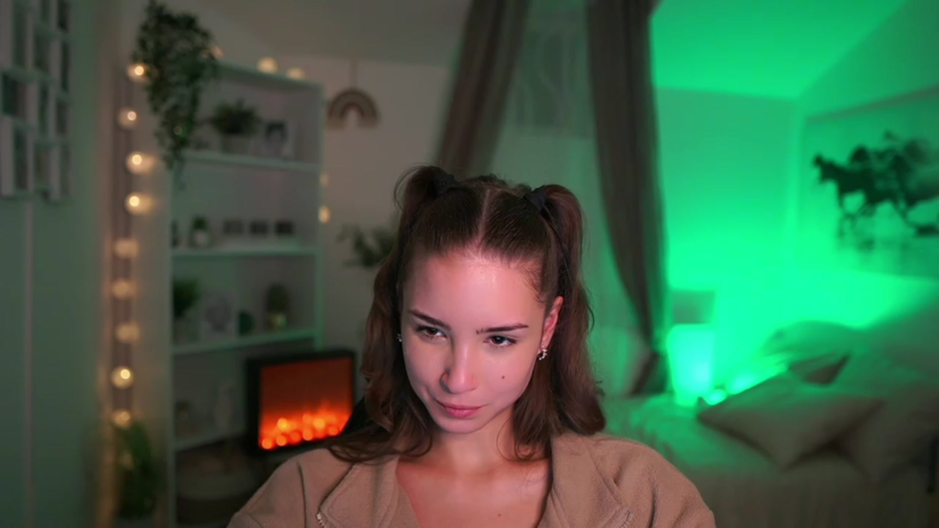 Gallery image thumbnail from Shy_jane's myfreecams stream on, 10/12/2023, 14:21 image 5 of 20