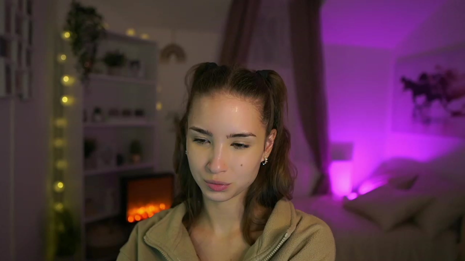 Gallery image thumbnail from Shy_jane's myfreecams stream on, 10/12/2023, 16:44 image 10 of 20