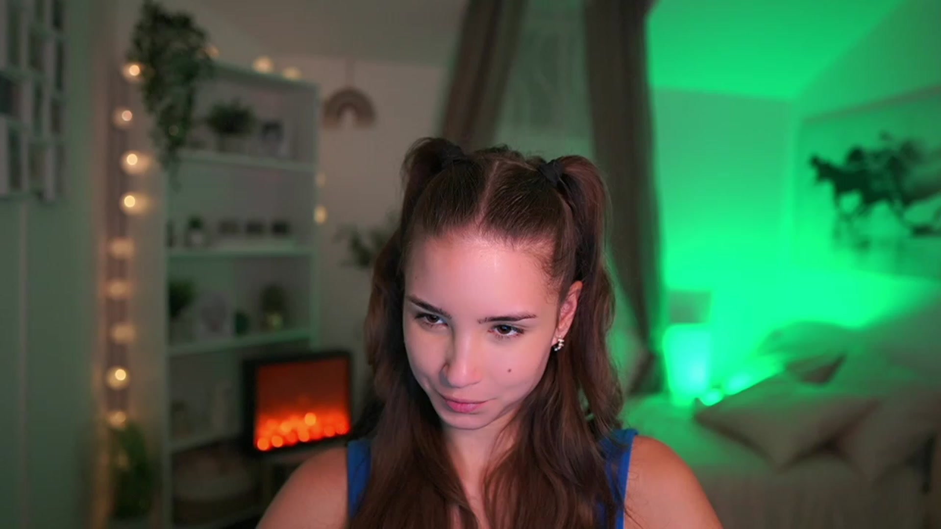 Gallery image thumbnail from Shy_jane's myfreecams stream on, 10/12/2023, 16:44 image 4 of 20
