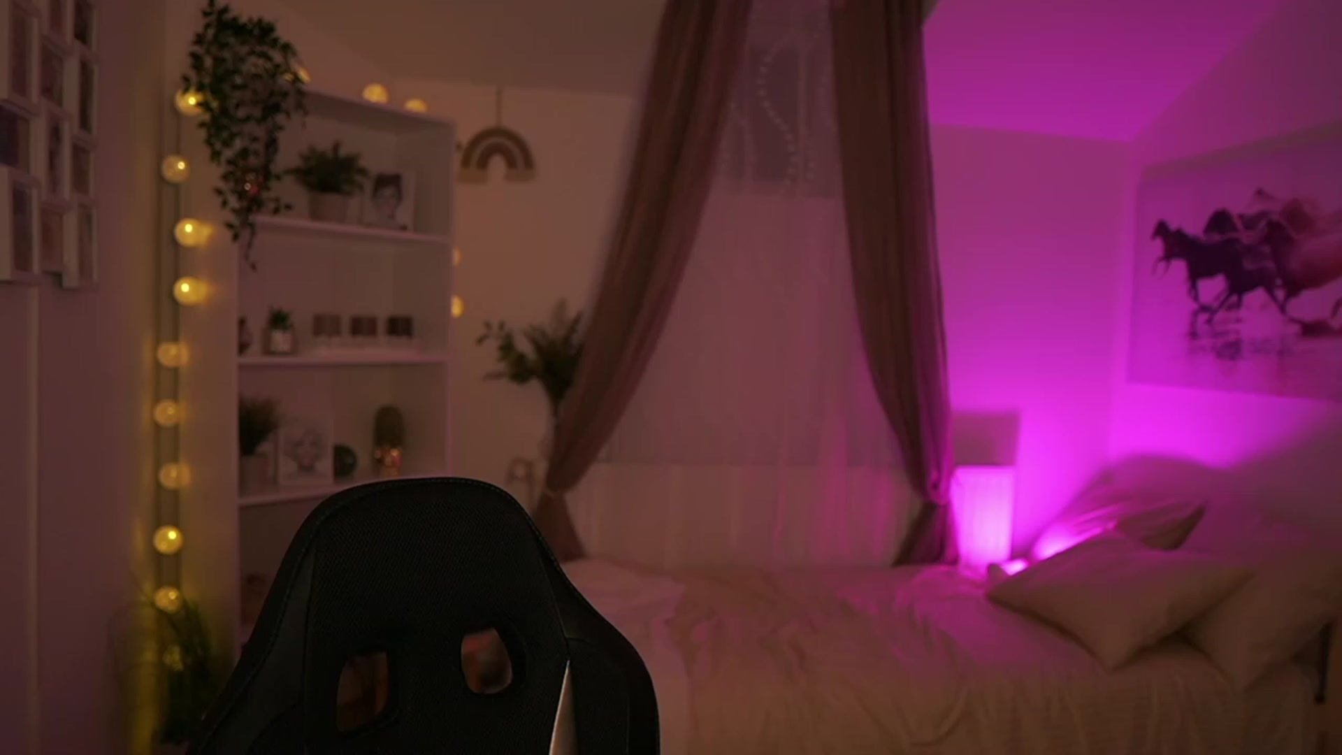 Gallery image thumbnail from Shy_jane's myfreecams stream on, 10/12/2023, 16:44 image 6 of 20