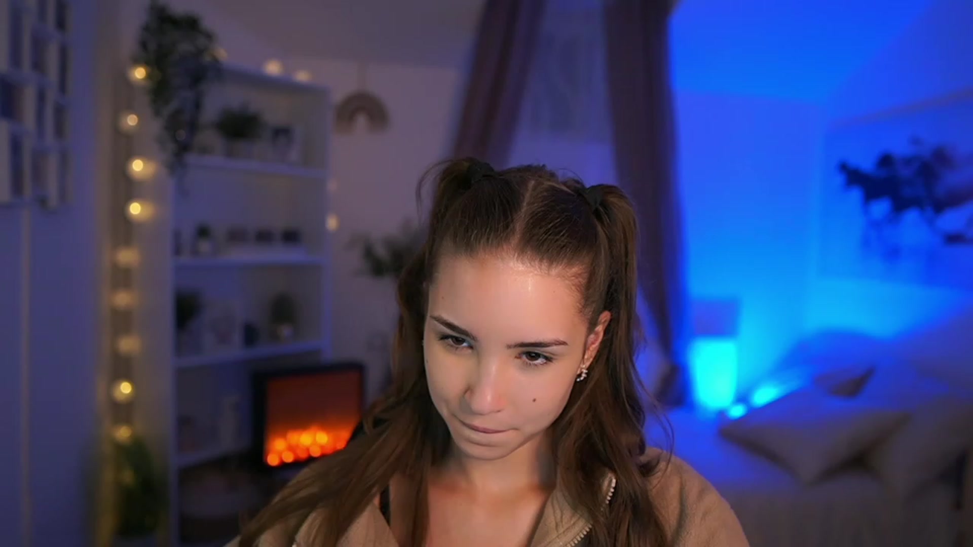 Gallery image thumbnail from Shy_jane's myfreecams stream on, 10/12/2023, 16:44 image 15 of 20