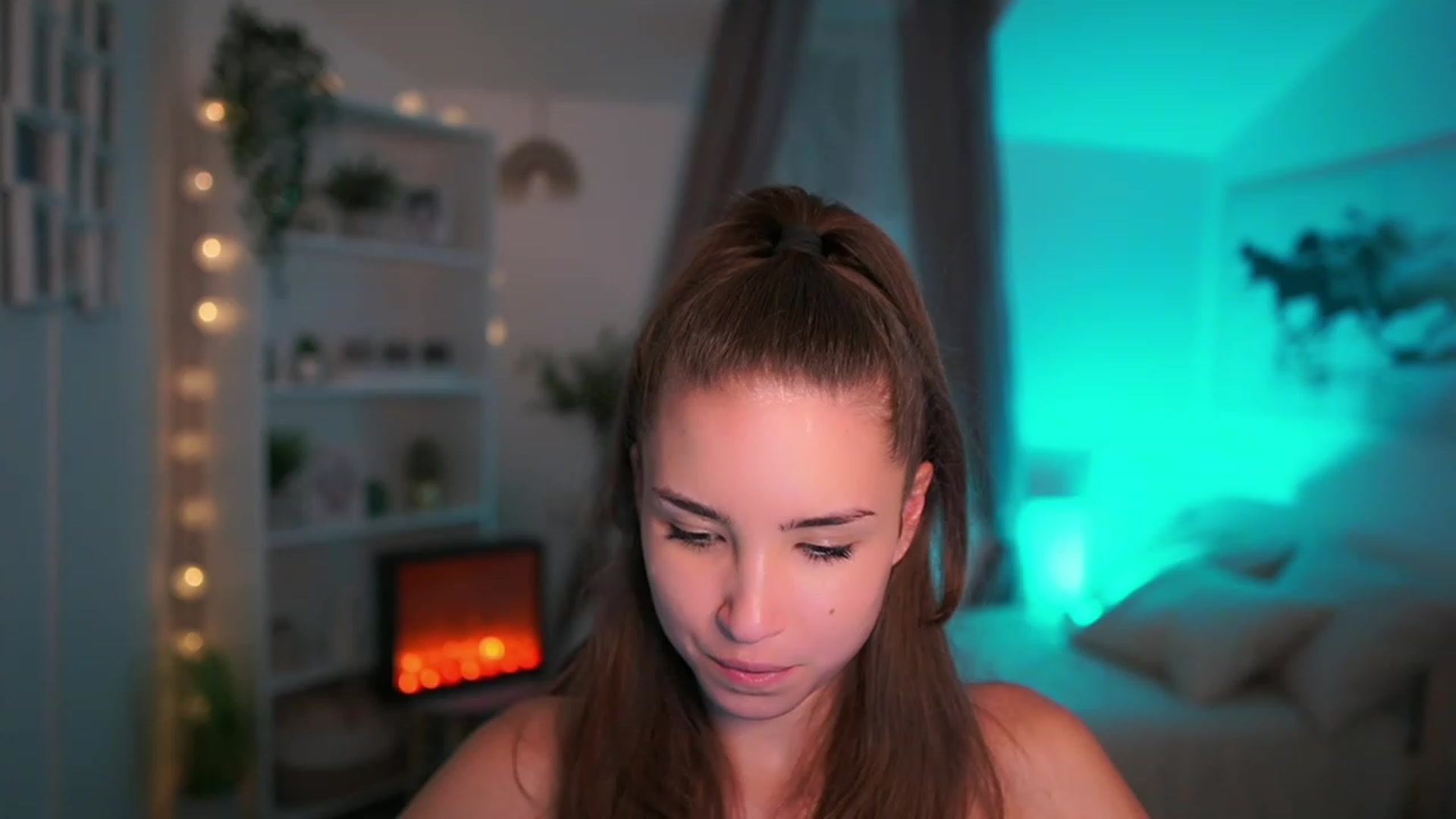Gallery image thumbnail from Shy_jane's myfreecams stream on, 10/15/2023, 16:02 image 5 of 20