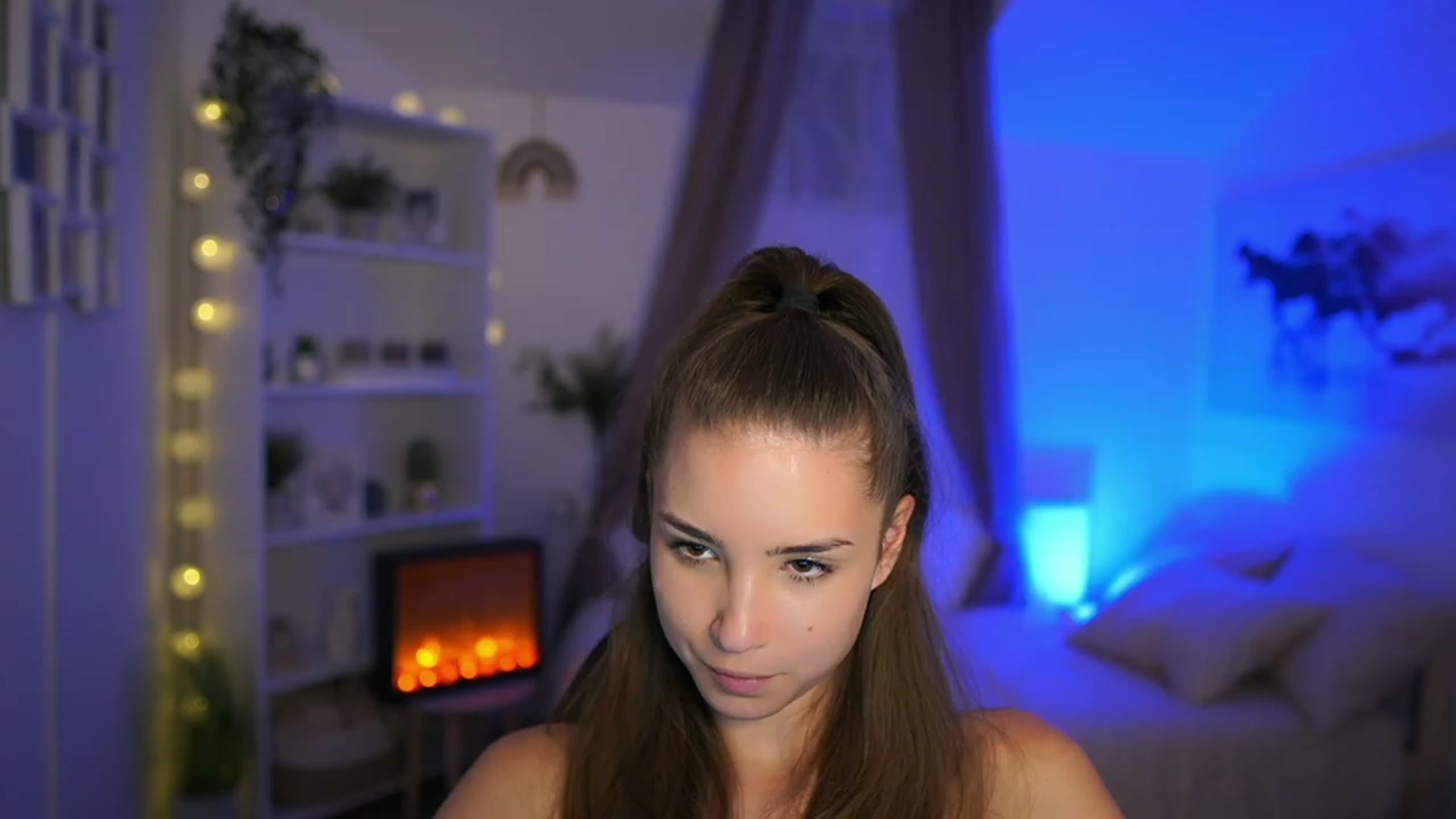 Gallery image thumbnail from Shy_jane's myfreecams stream on, 10/15/2023, 16:02 image 8 of 20
