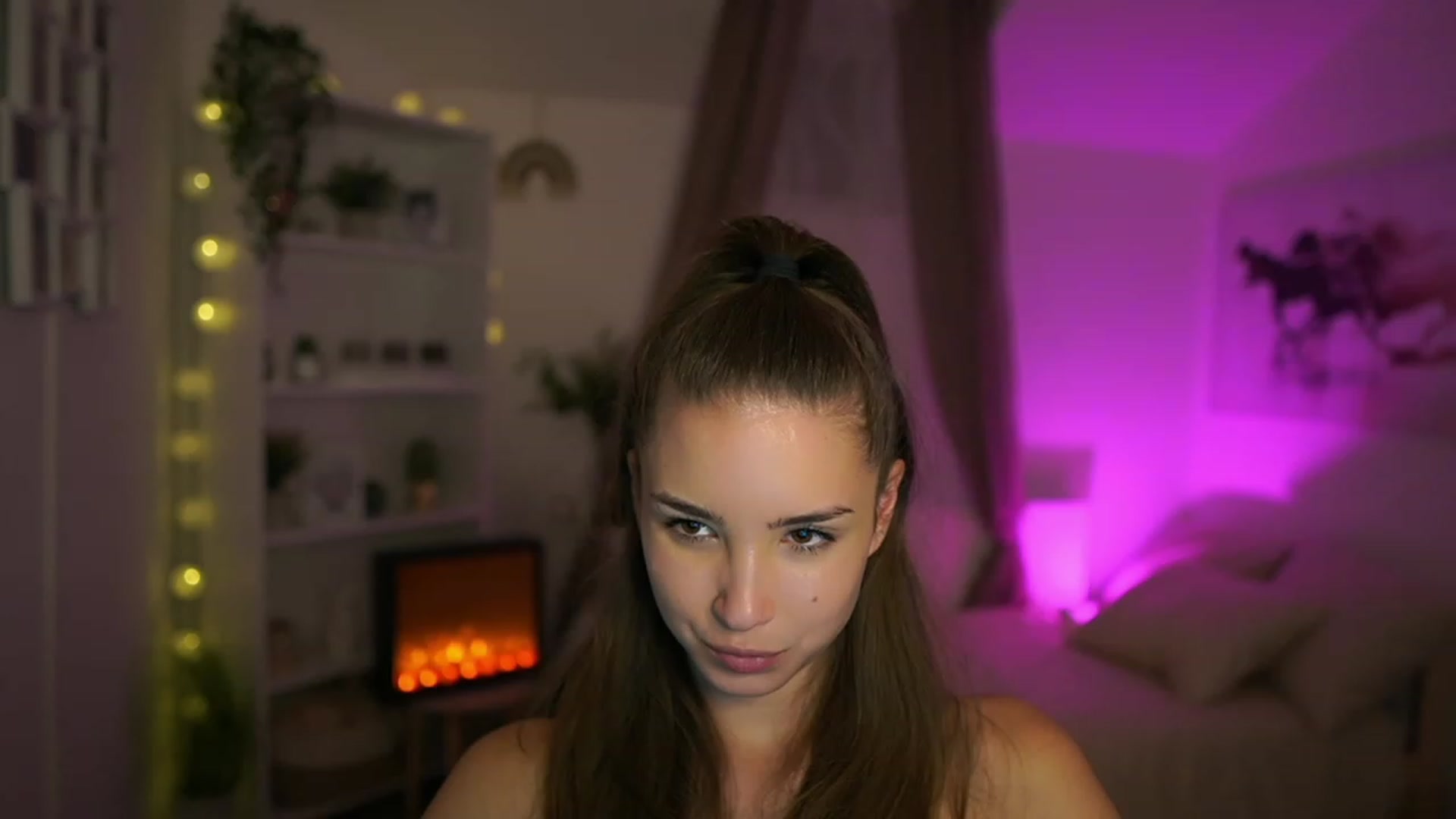 Gallery image thumbnail from Shy_jane's myfreecams stream on, 10/15/2023, 16:02 image 6 of 20